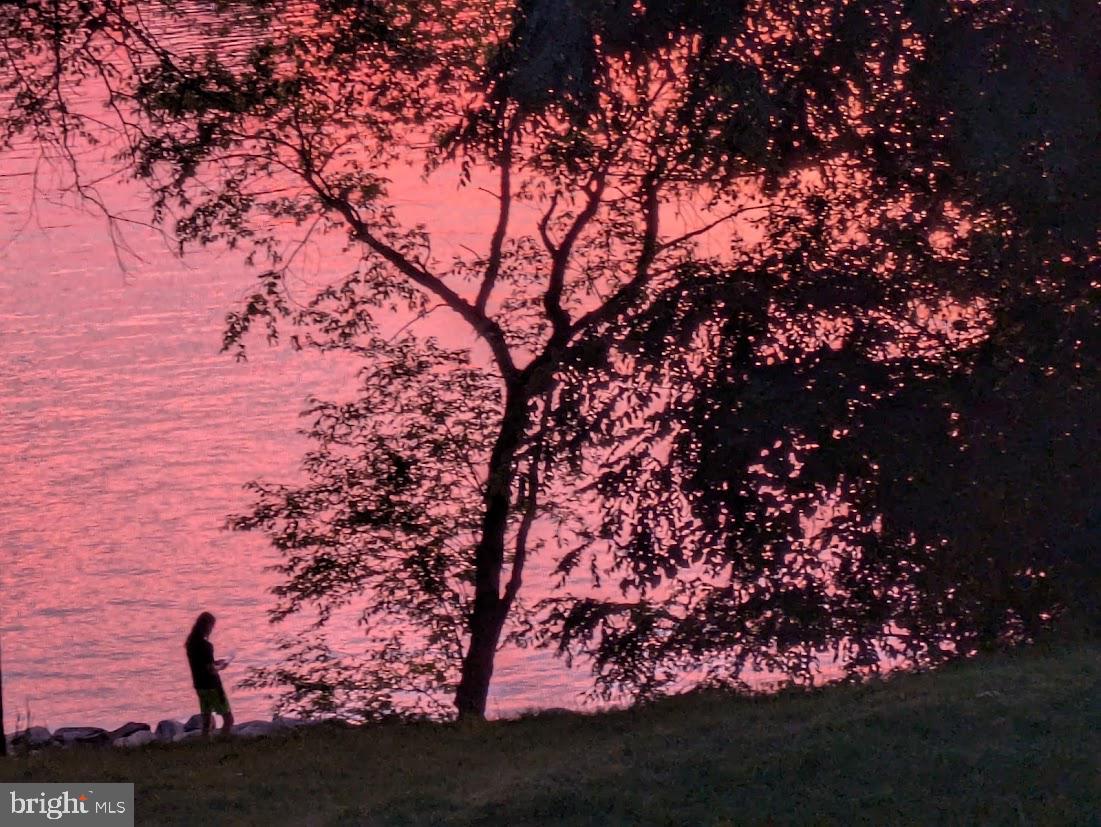 ELIZABETHS LANDING - Residential Lease