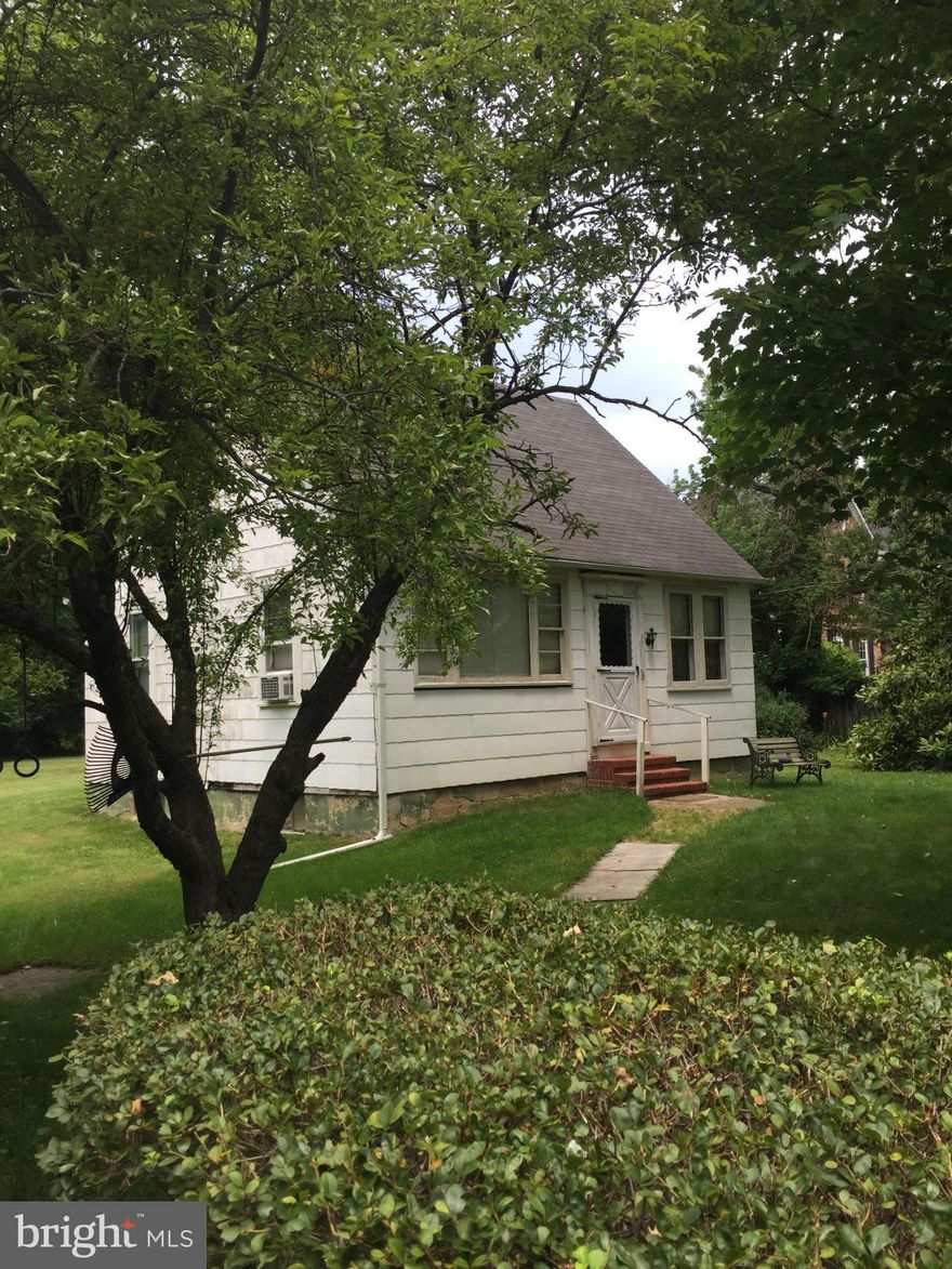 Excellent opportunity for Builder or Homeowner | Beautiful homes surround this One acre Country setting in St Margarets area |   Home being "sold as is" |  Value in land | Broadneck Schools