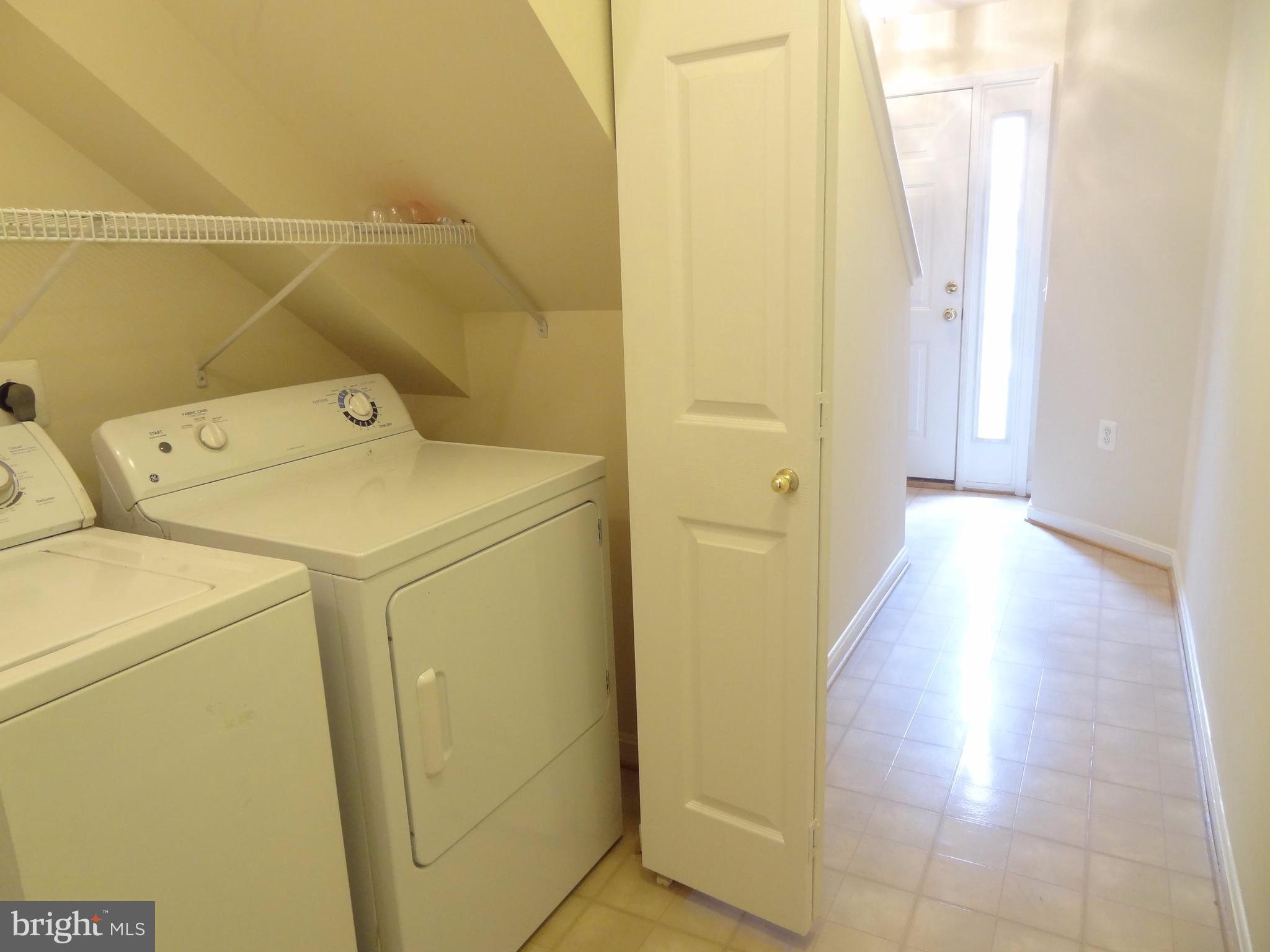 PARKSIDE AT DULLES - Residential