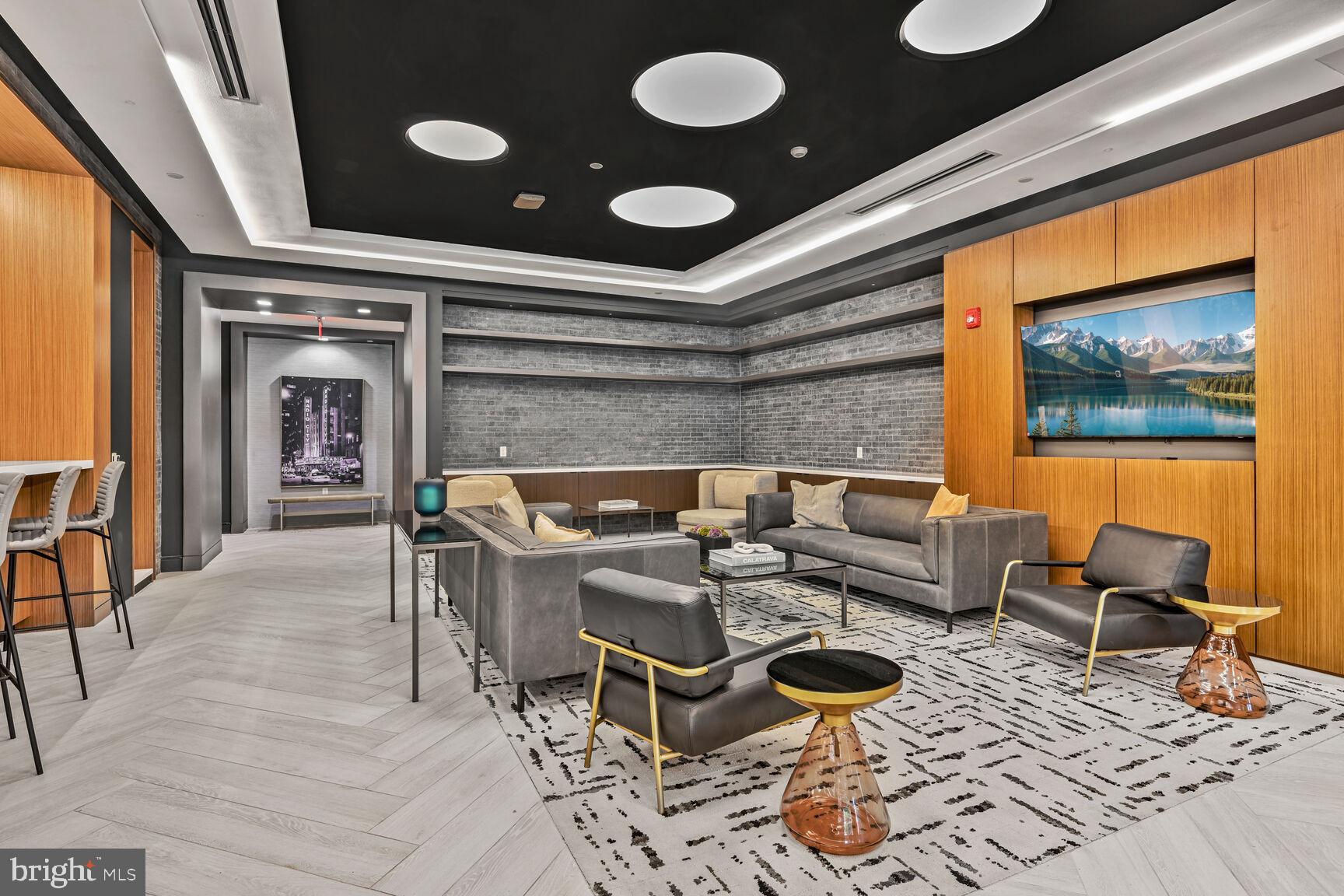 950 3RD STREET NW 302