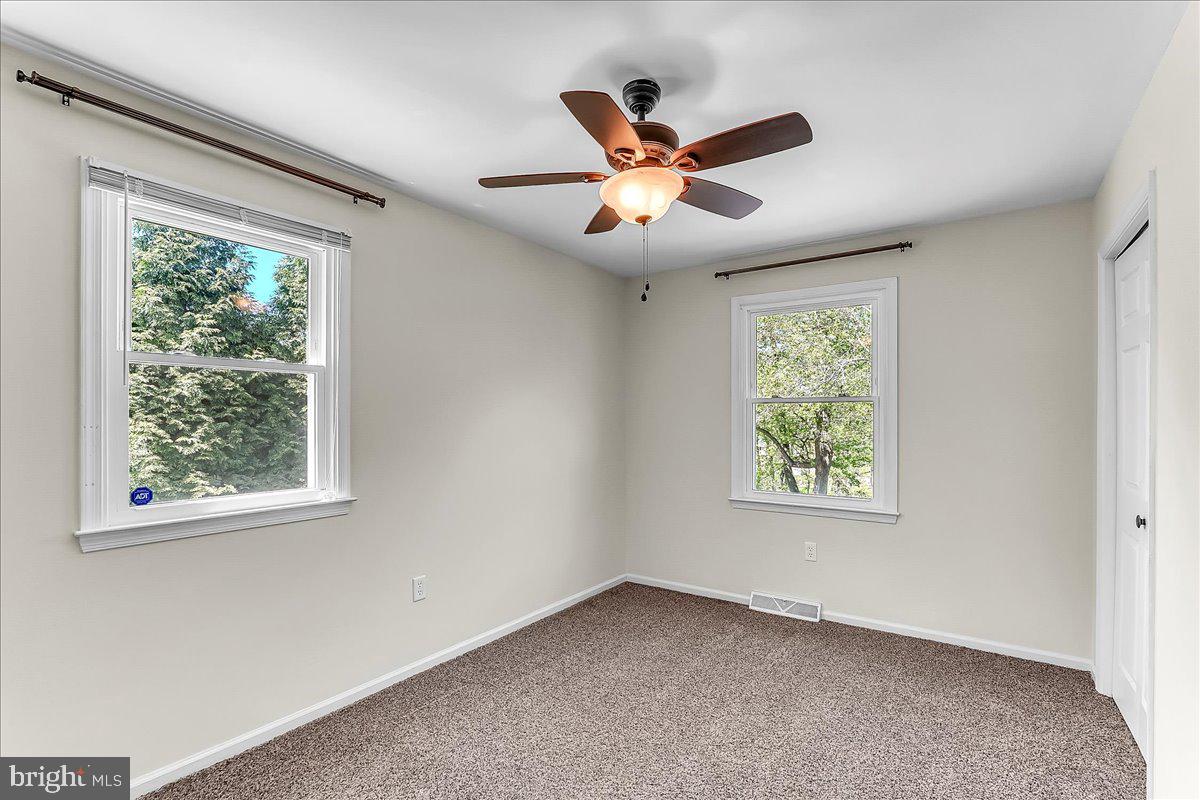 FOX KNOLL - Residential