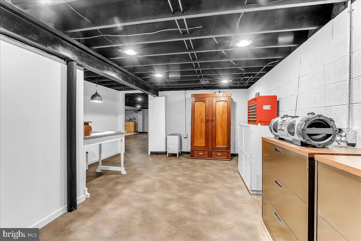 FOX KNOLL - Residential