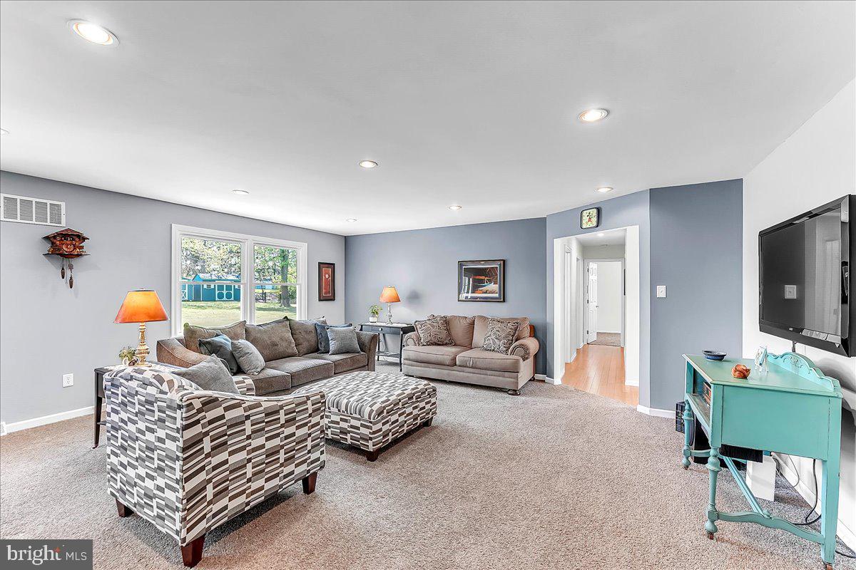 FOX KNOLL - Residential