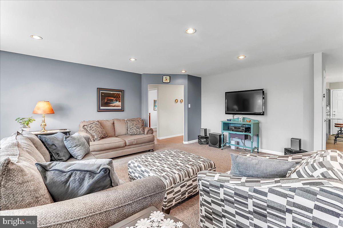 FOX KNOLL - Residential