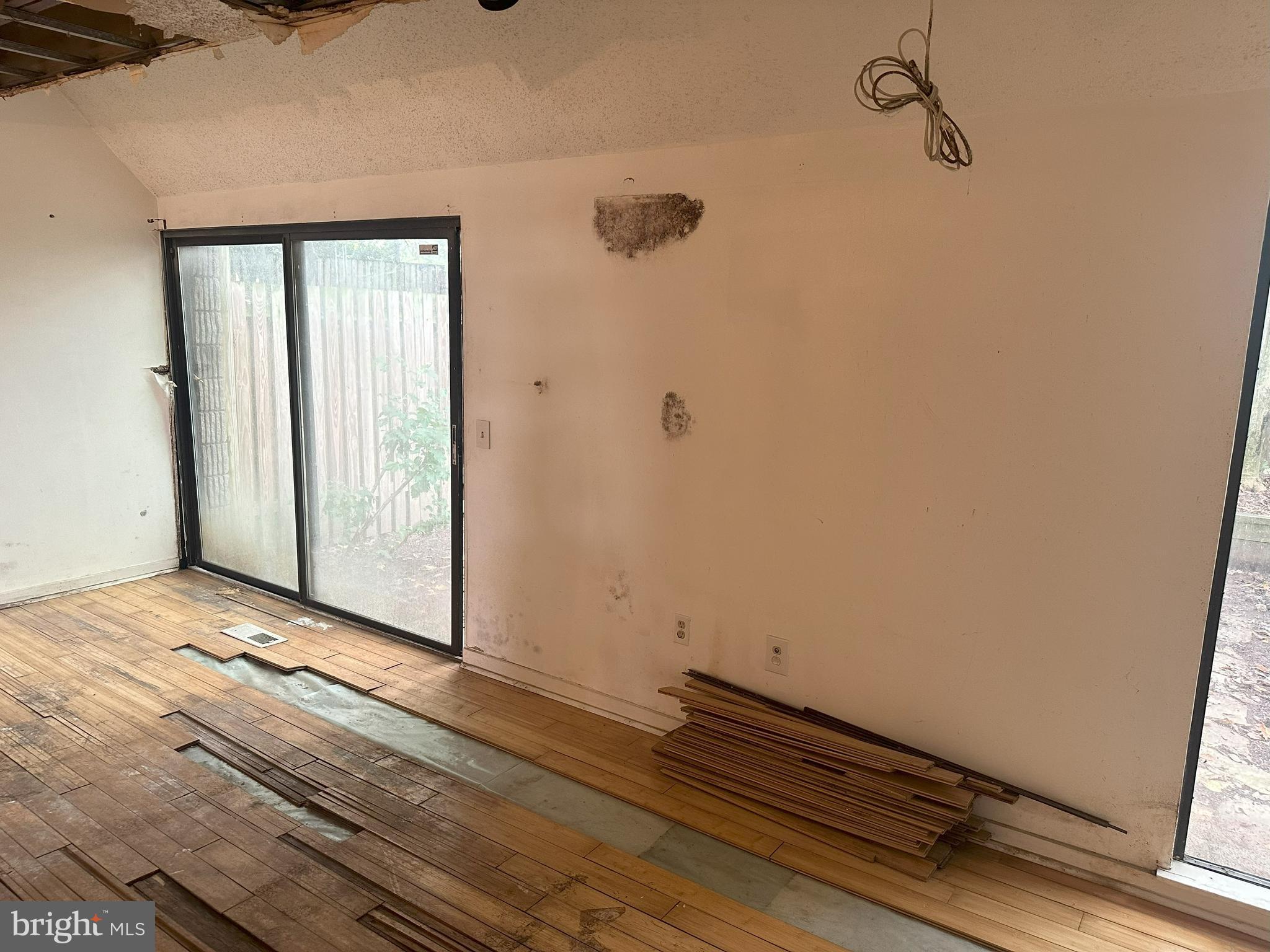 COLD SPRING NEWTOWN - Residential