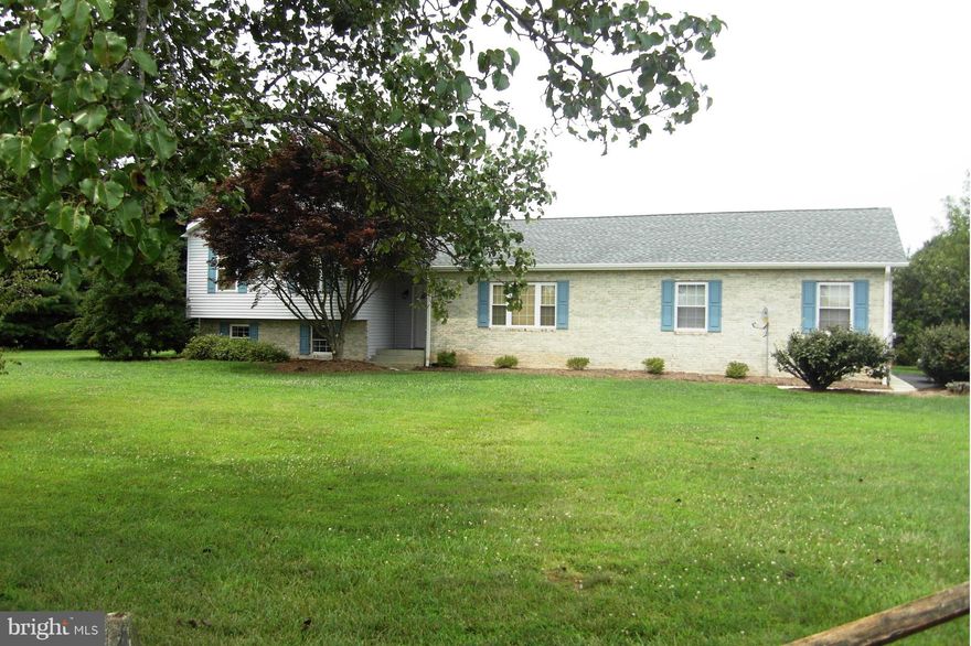 *Reduced $25,000* 4 LEVEL SPLIT IN DESIRABLE ABELLS RUN NEIGHBORHOOD ON 1.06 ACRES.  UPDATED KITCHEN FEATURES GRANITE COUNTERS, LARGE DINING AREA,  REC ROOM WITH FULL BATH IN BASEMENT #1 PLUS AN ADDITIONAL UNFINISHED 2ND BASEMENT. ENJOY COMMUNITY WALKING PATH, TOT LOT AND POND. JUST MINUTES TO EVERYTHING! ROOF NEW IN 2012; 30 YR HIGH DEF FIBERGLASS SHINGLES. DUAL ZONE DUAL SYSTEM HVAC NEW IN 2013.