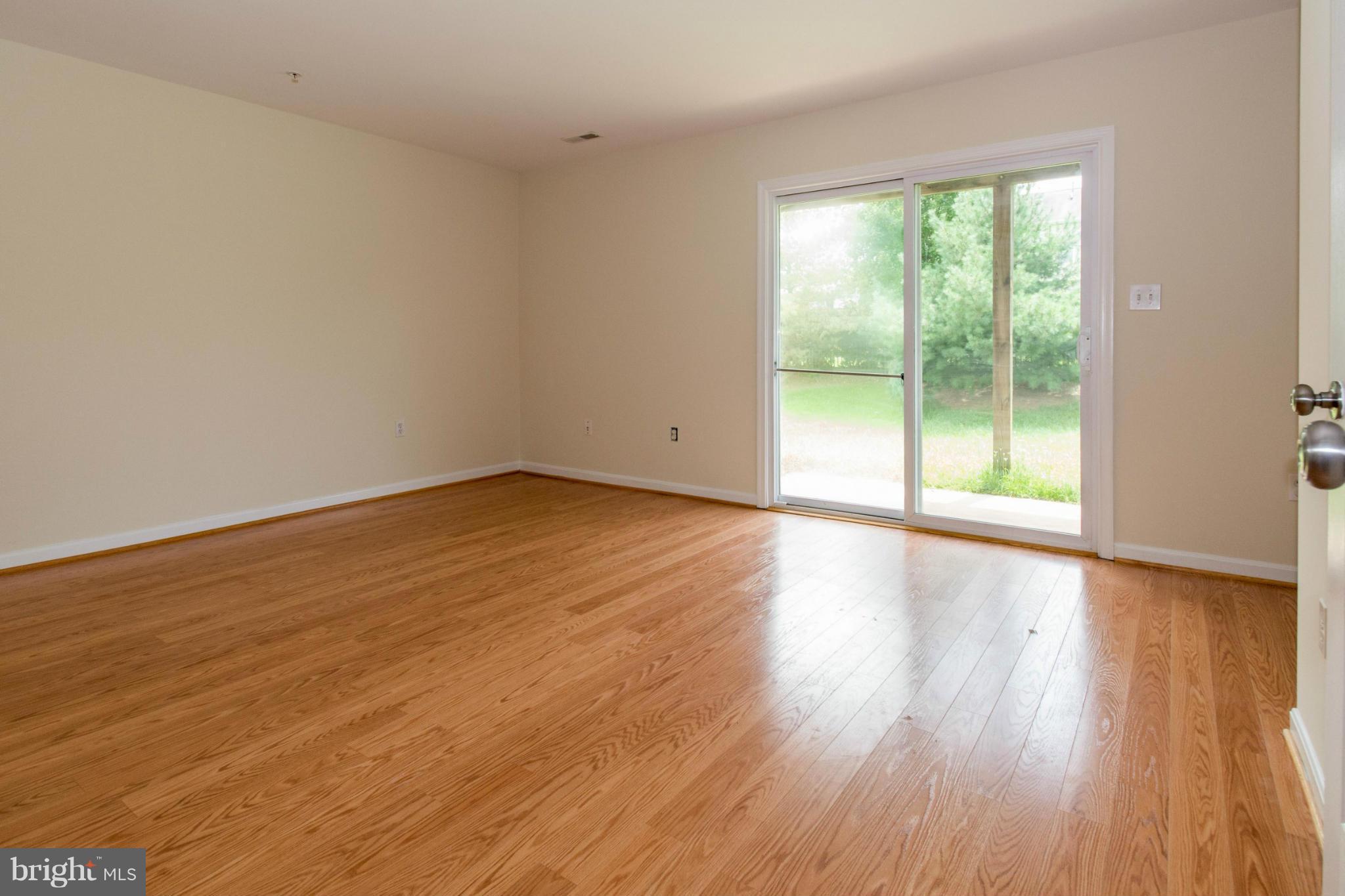 EMERALD KNOLLS - Residential