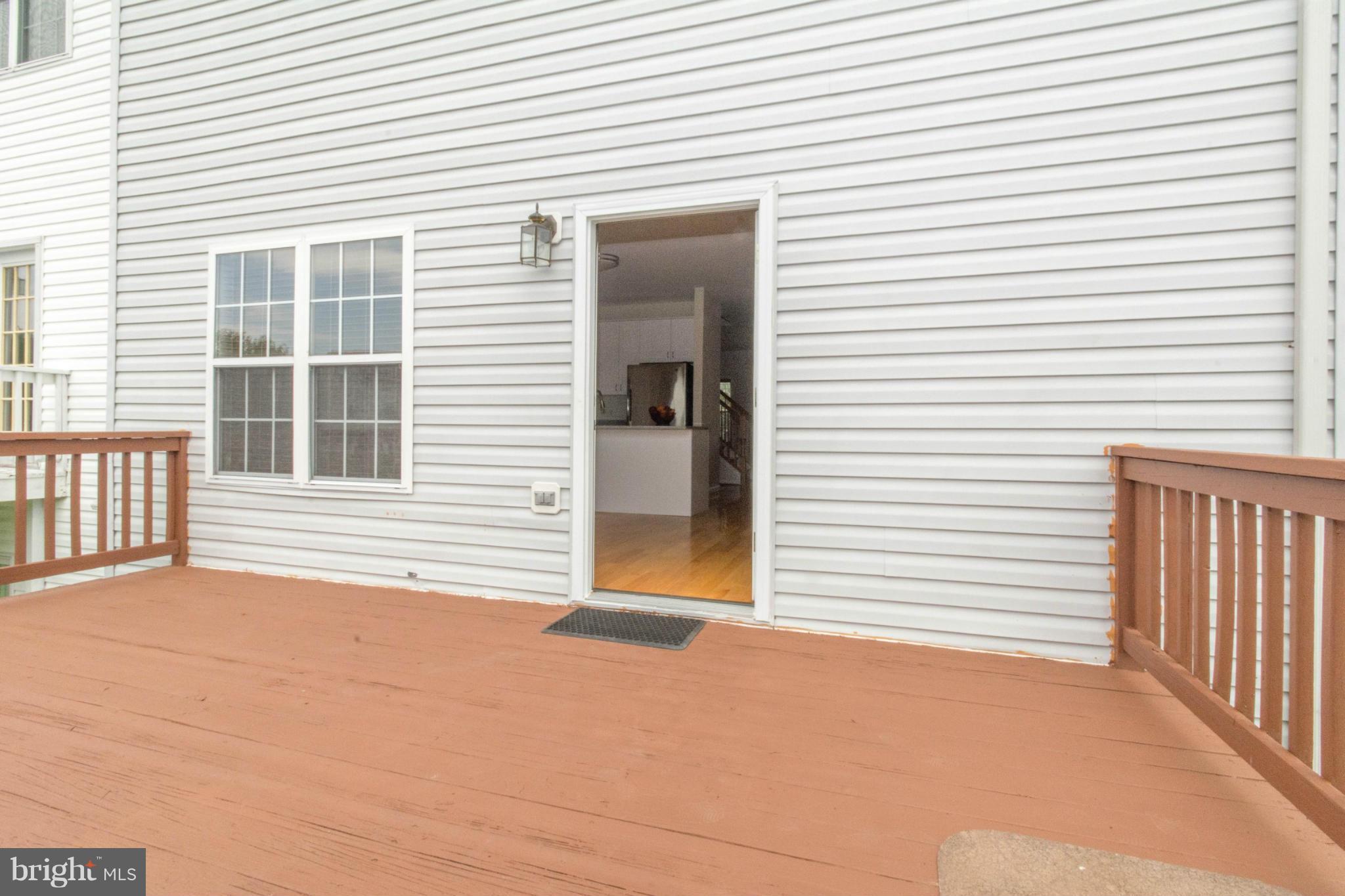 EMERALD KNOLLS - Residential