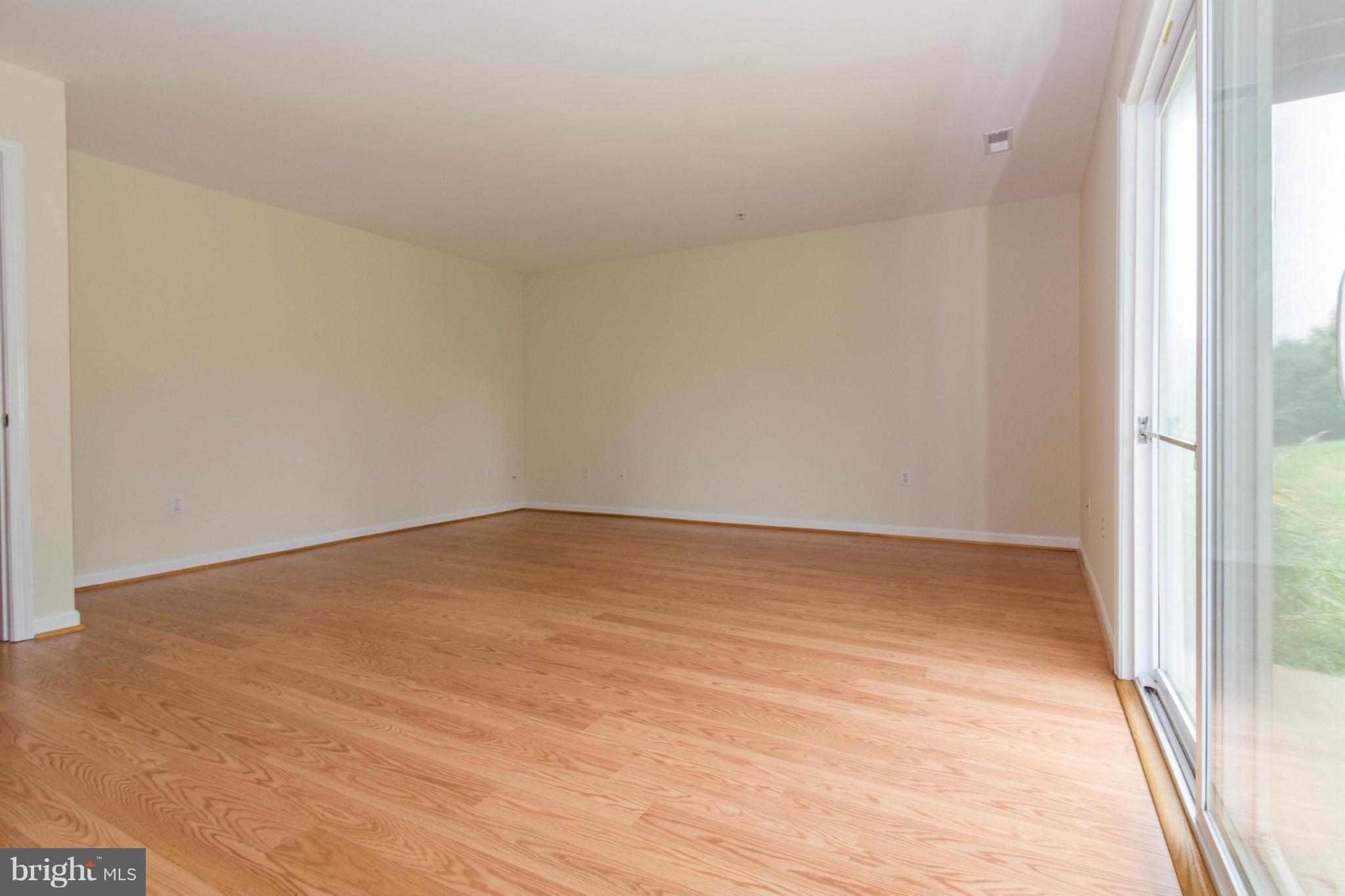 EMERALD KNOLLS - Residential