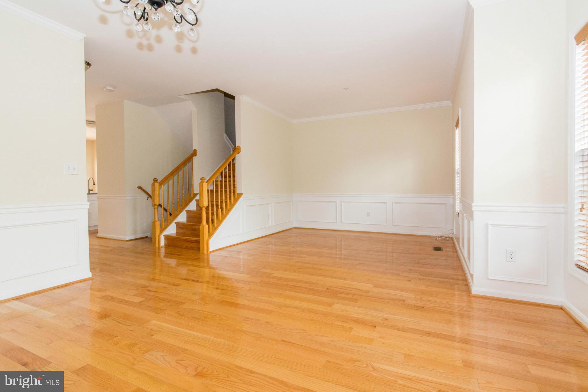 EMERALD KNOLLS - Residential