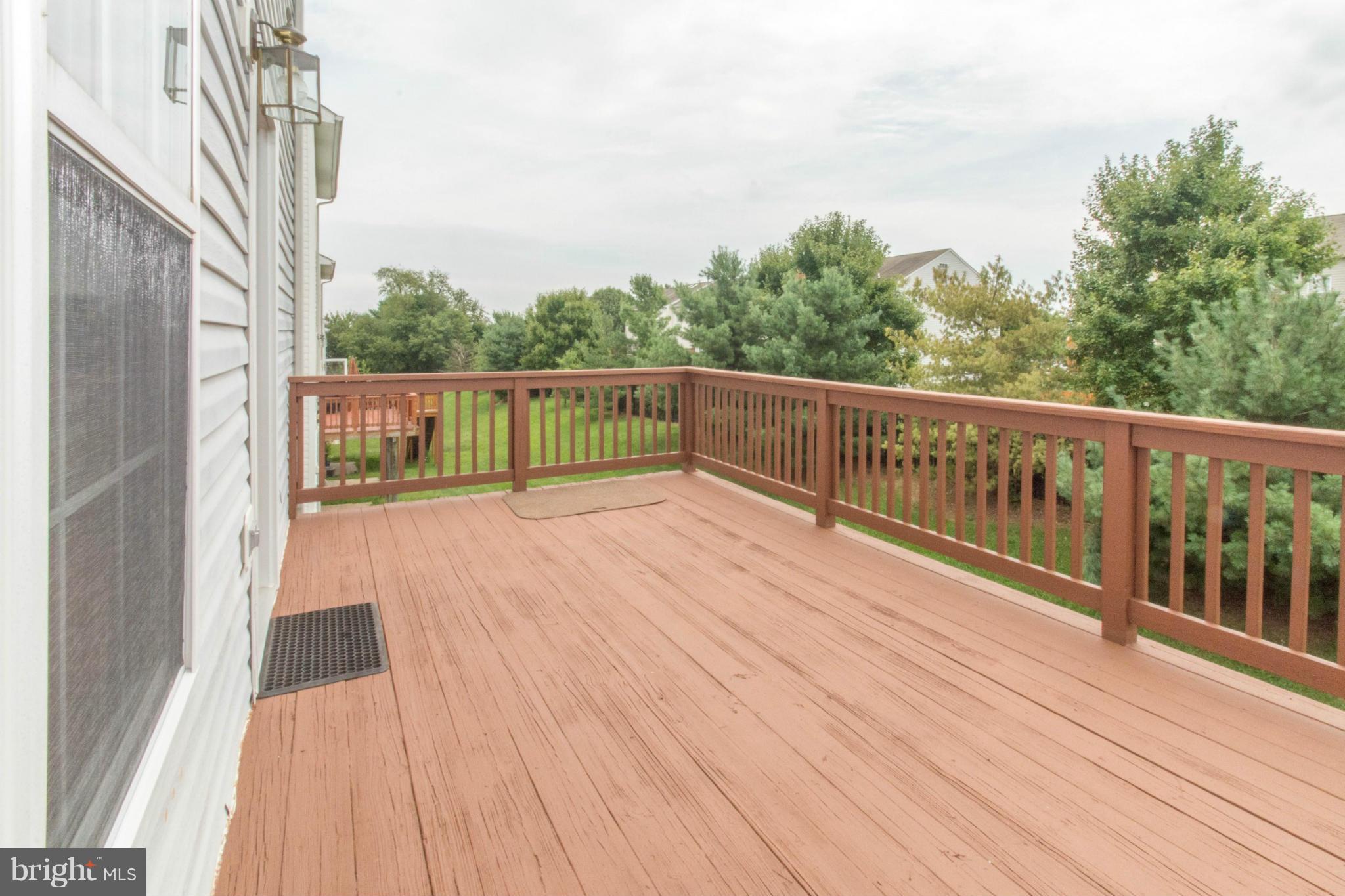 EMERALD KNOLLS - Residential