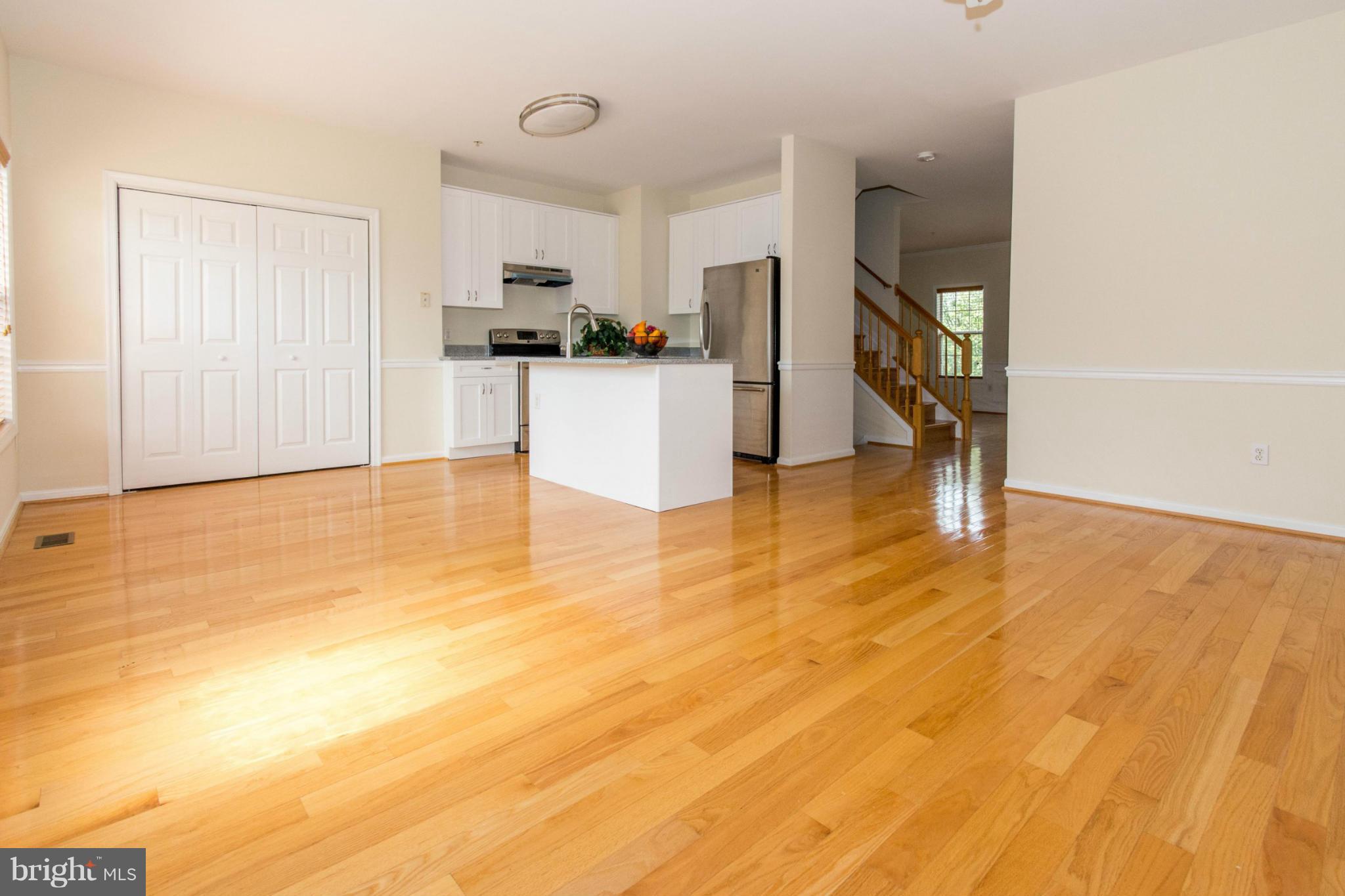 EMERALD KNOLLS - Residential