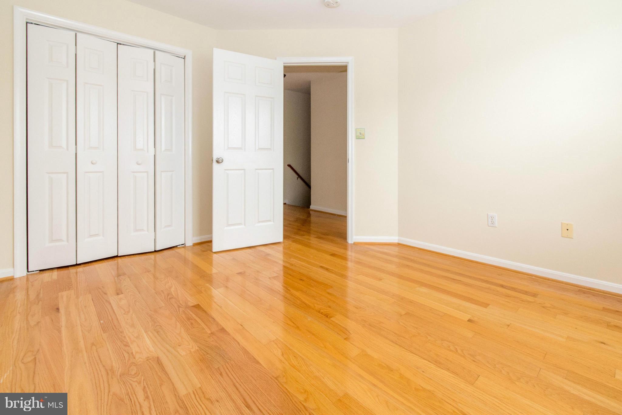 EMERALD KNOLLS - Residential