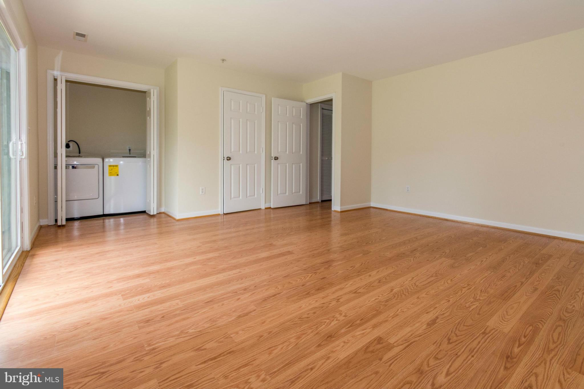 EMERALD KNOLLS - Residential