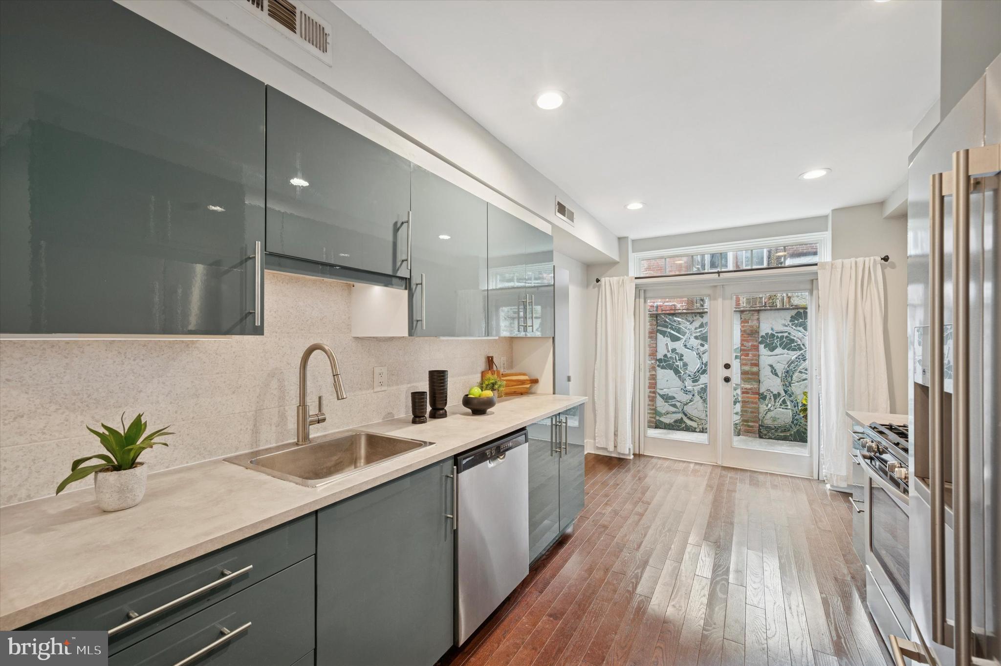 PHILADELPHIA (SOUTH) - Residential