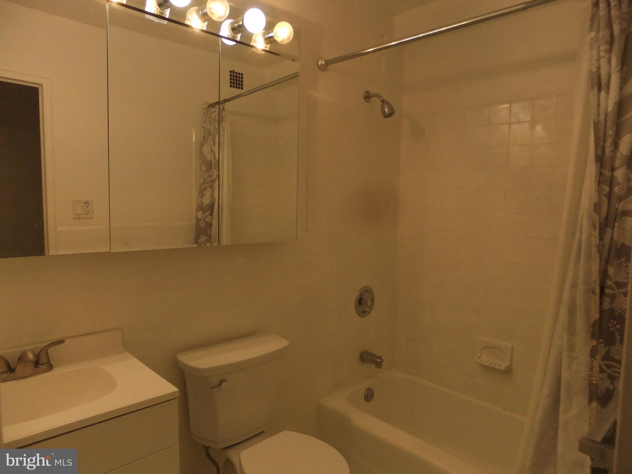 OAK HILL - Residential Lease