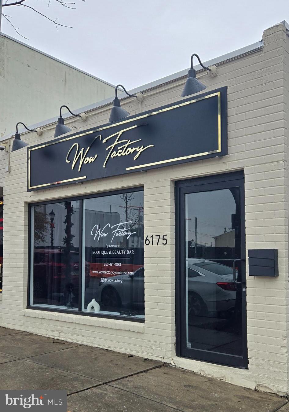 ROXBOROUGH - Commercial Sale