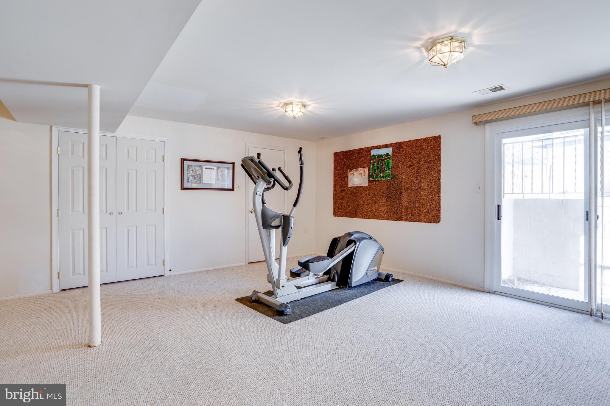 LAKEWOOD HILLS - Residential