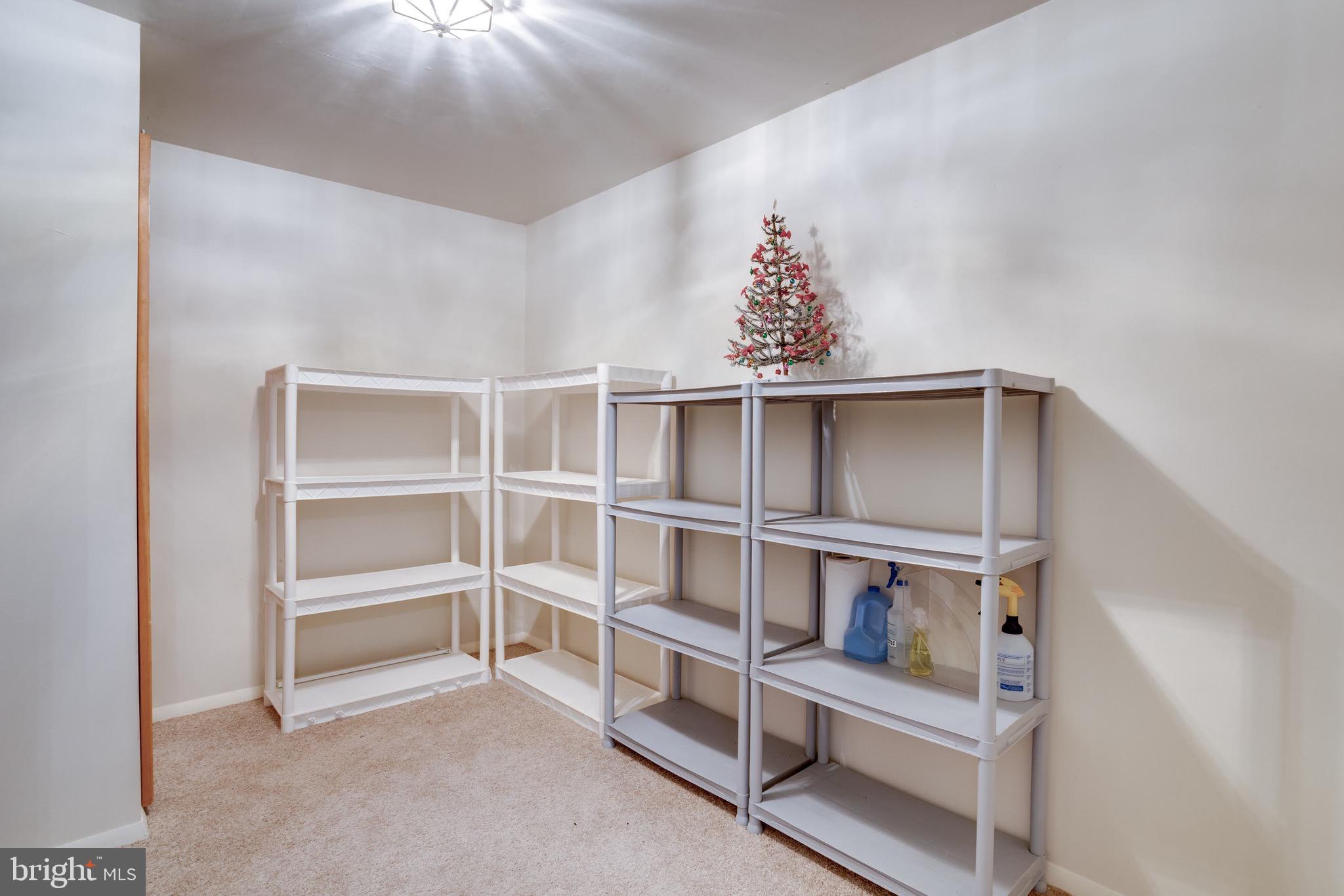 LAKEWOOD HILLS - Residential