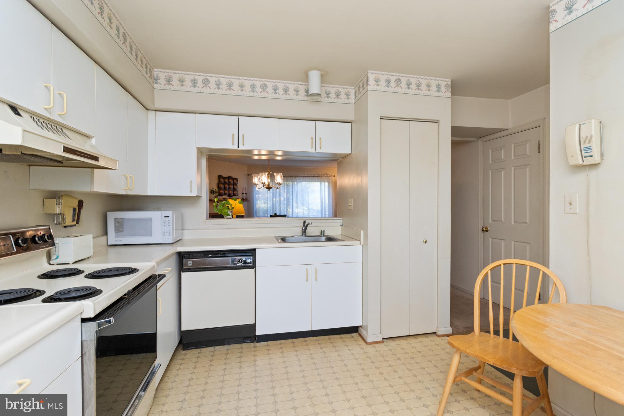 DARTMOUTH GLEN - Residential