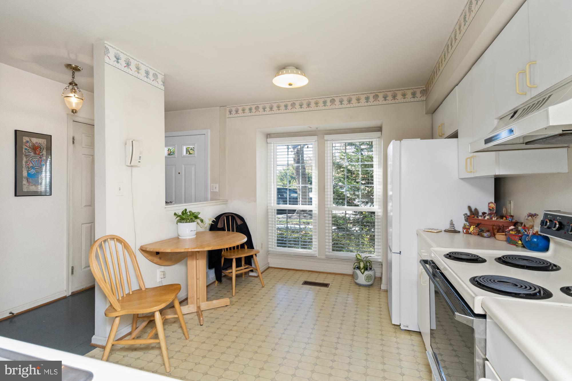 DARTMOUTH GLEN - Residential