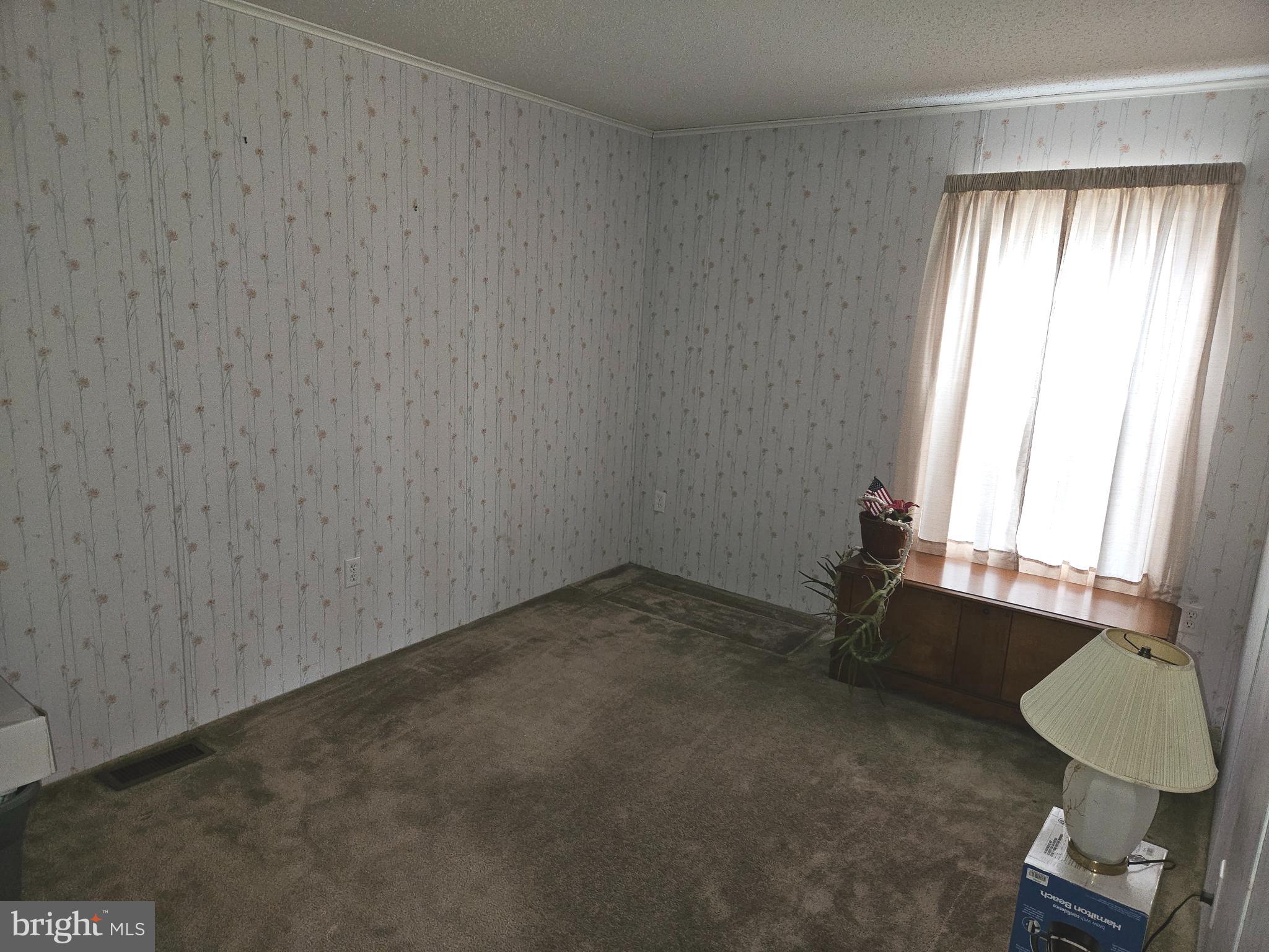 COUNTRY MANOR - Residential