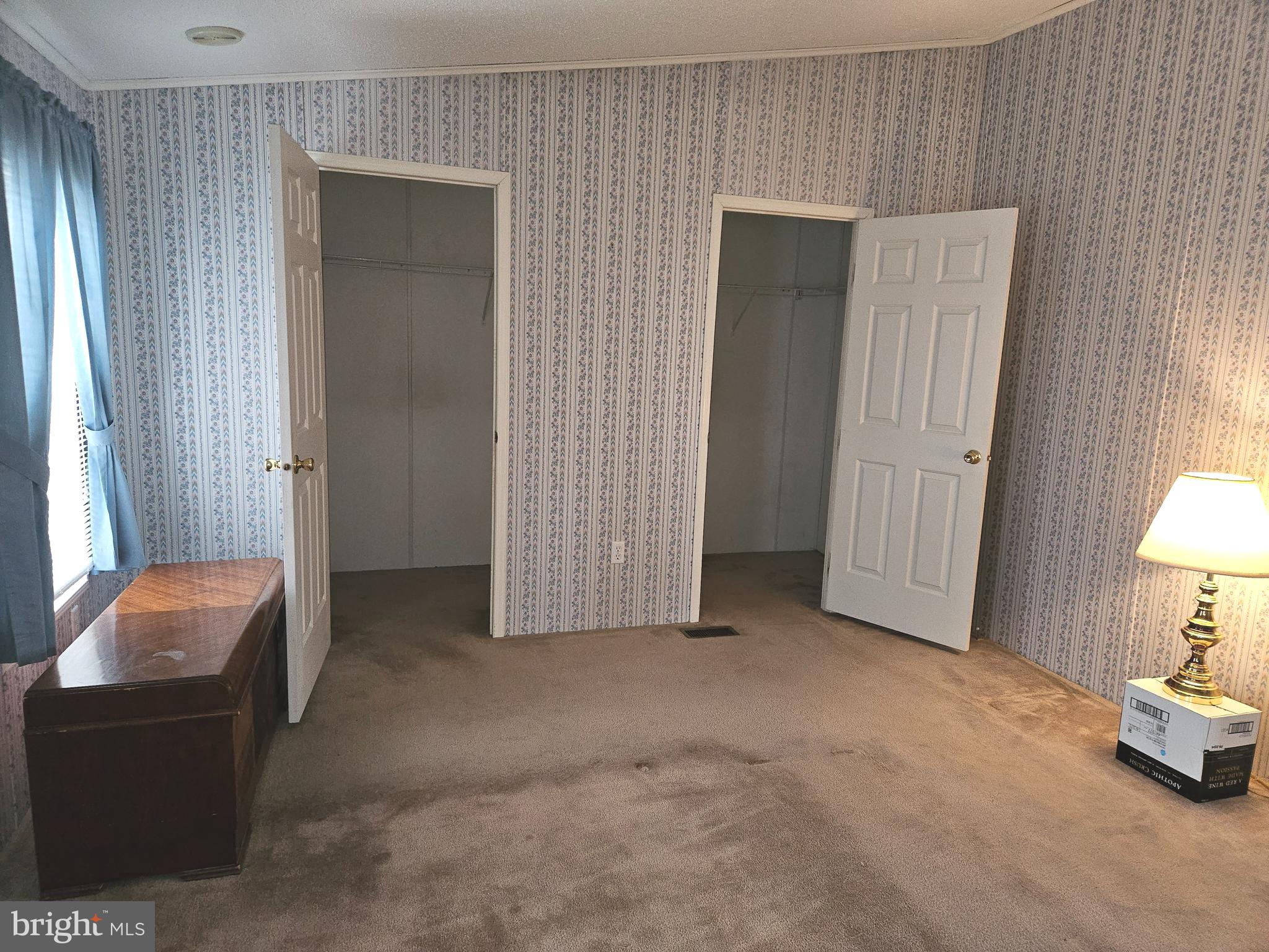 COUNTRY MANOR - Residential