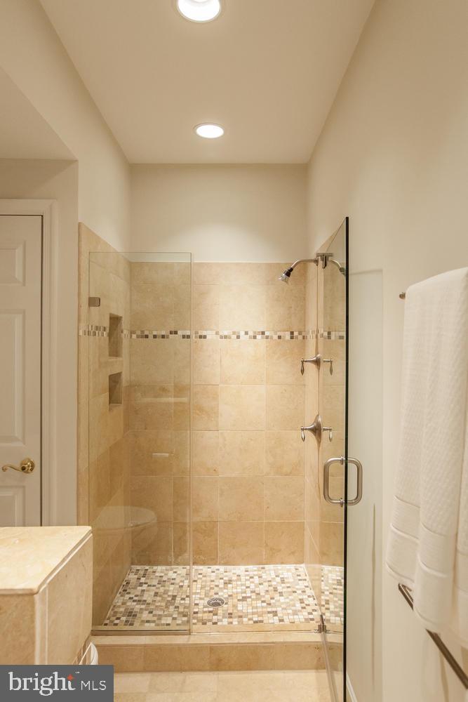 GATES OF WESTFALLS - Residential Lease