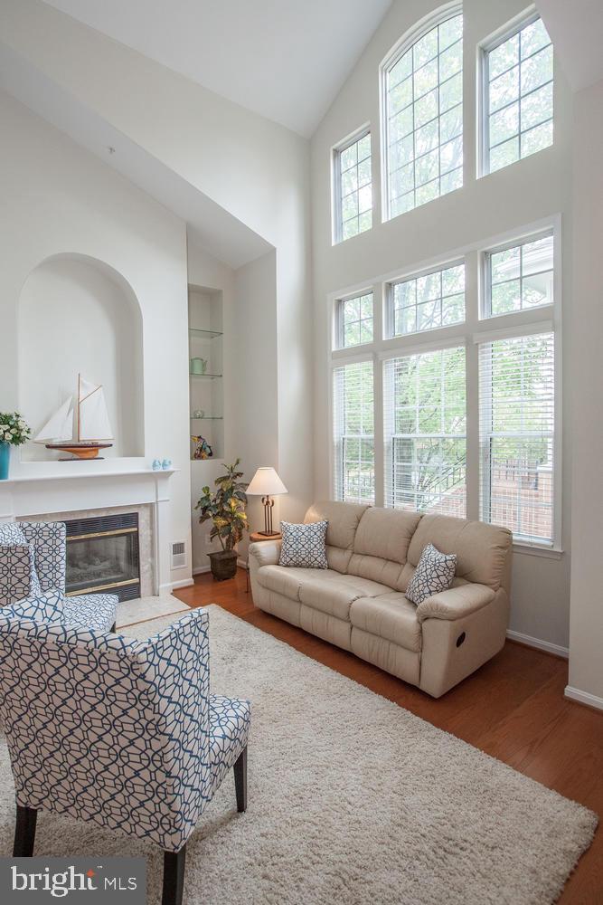 GATES OF WESTFALLS - Residential Lease