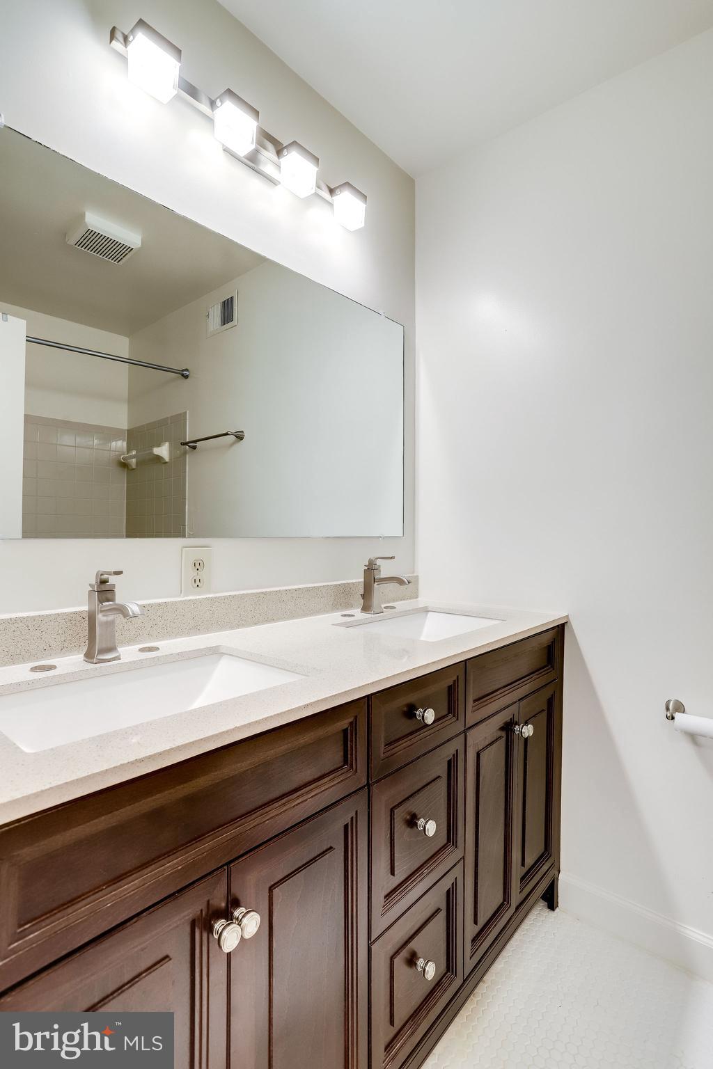 COOPER COURT - Residential Lease