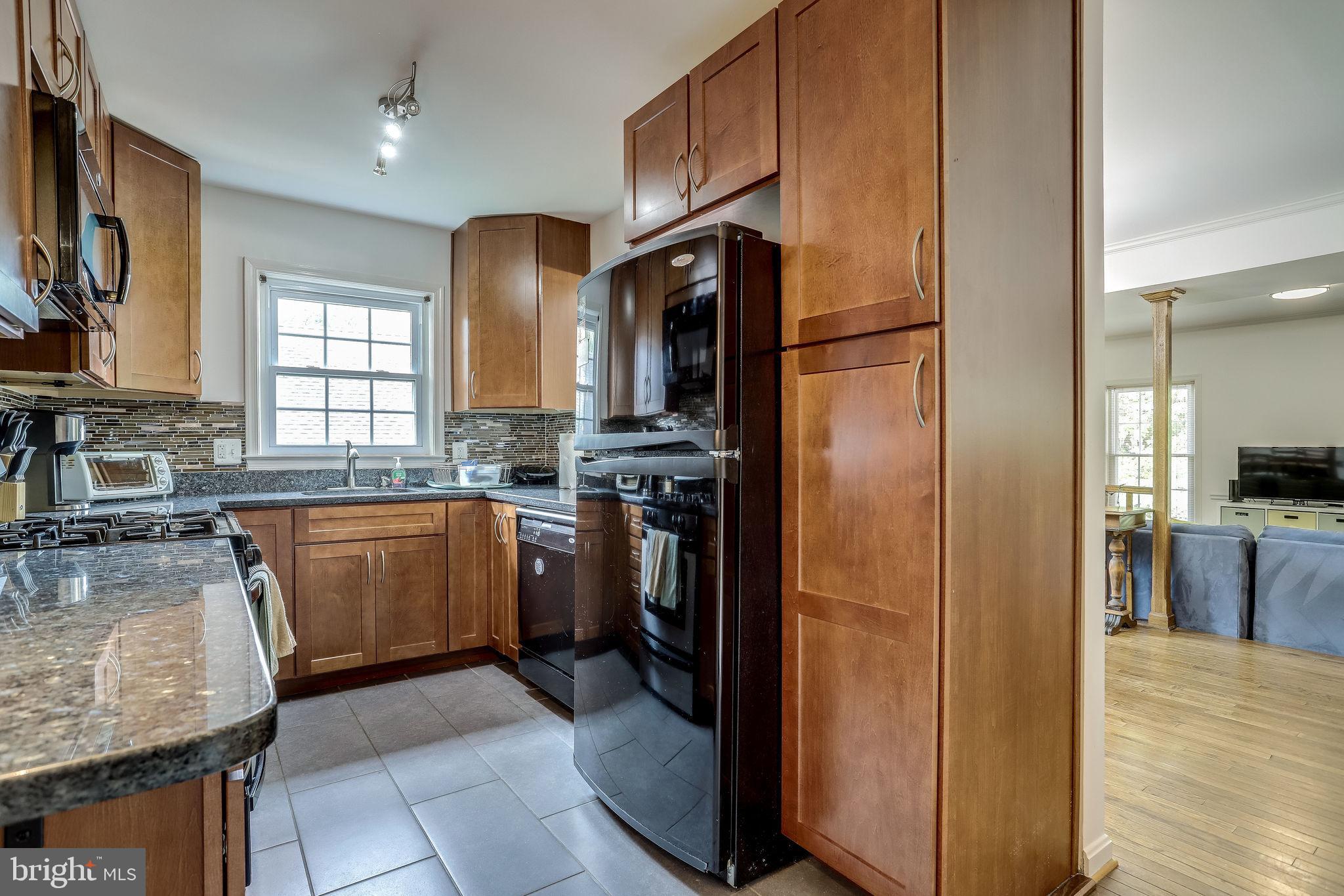 COOPER COURT - Residential Lease