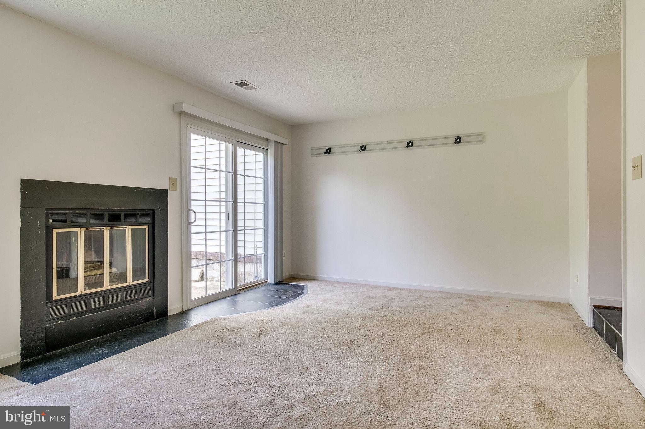 COOPER COURT - Residential Lease