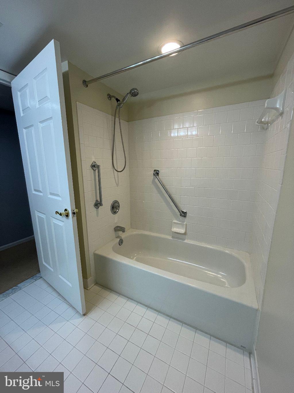 ROCKFLEET GARDEN - Residential