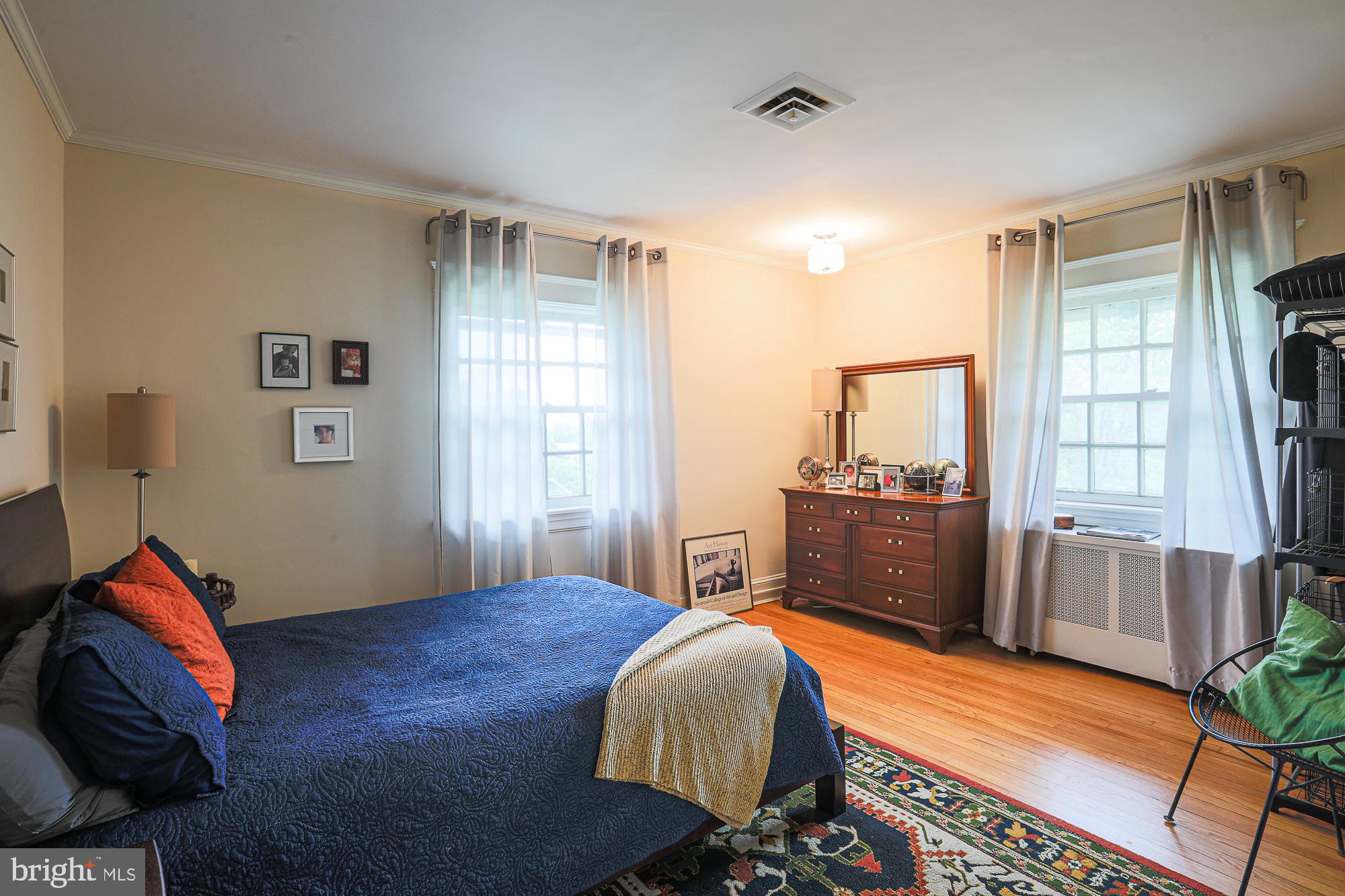 ROLAND PARK - Residential