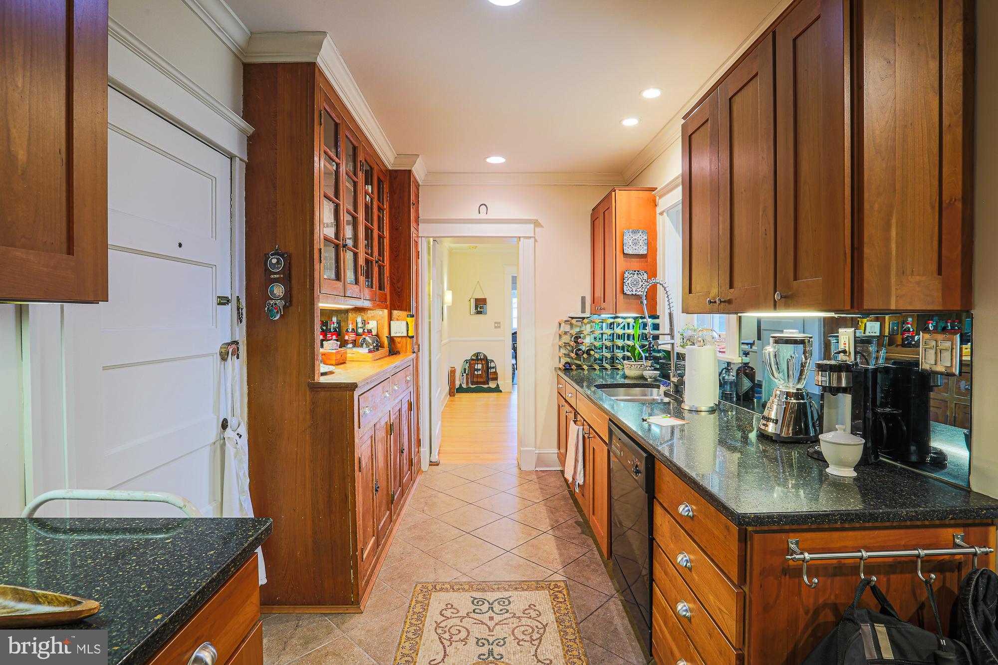ROLAND PARK - Residential