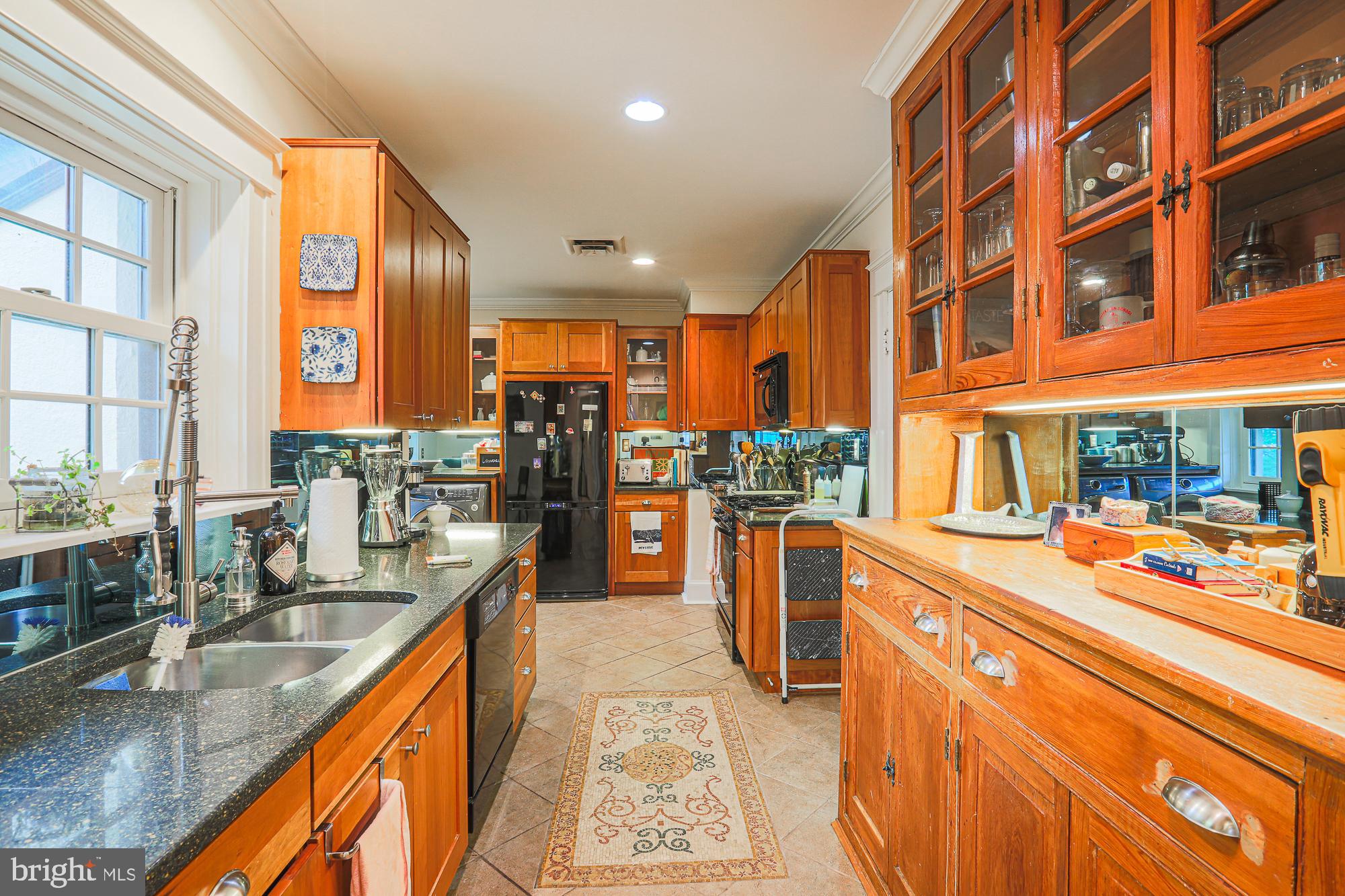 ROLAND PARK - Residential