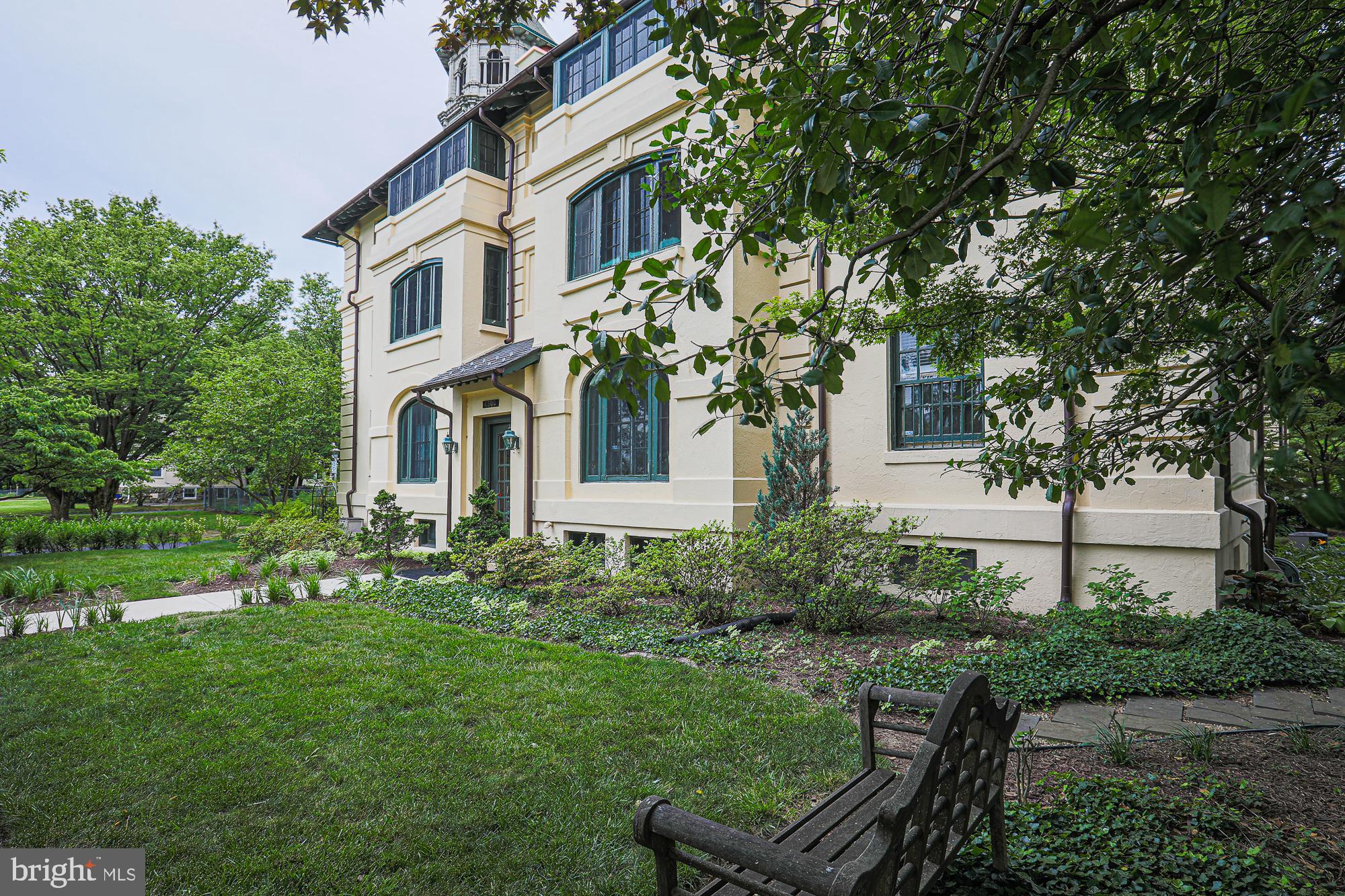 ROLAND PARK - Residential