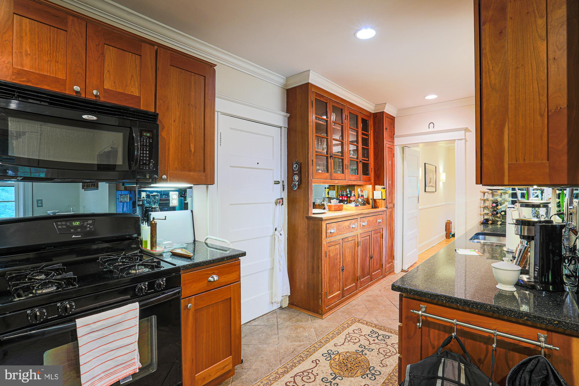 ROLAND PARK - Residential