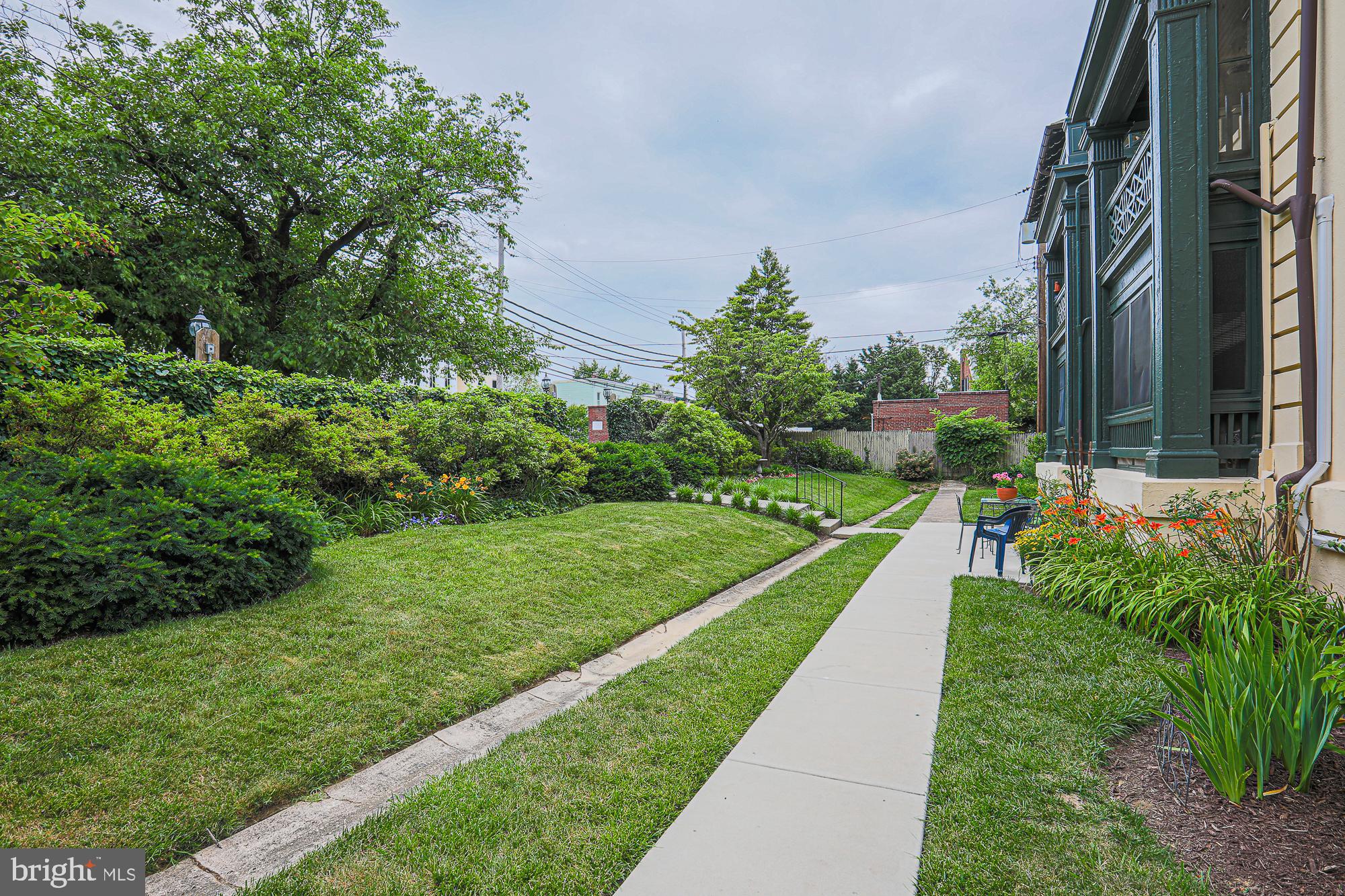 ROLAND PARK - Residential