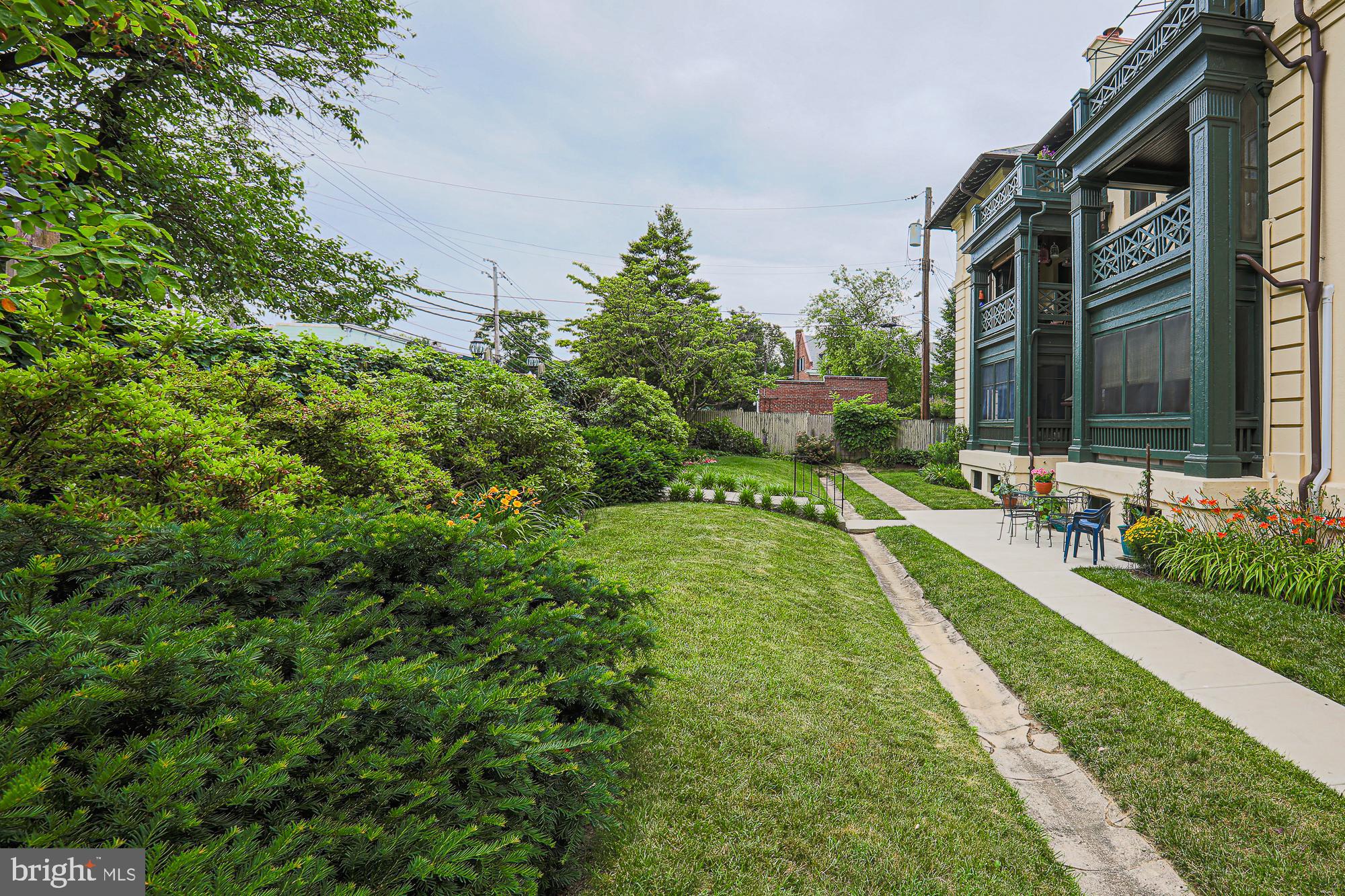 ROLAND PARK - Residential