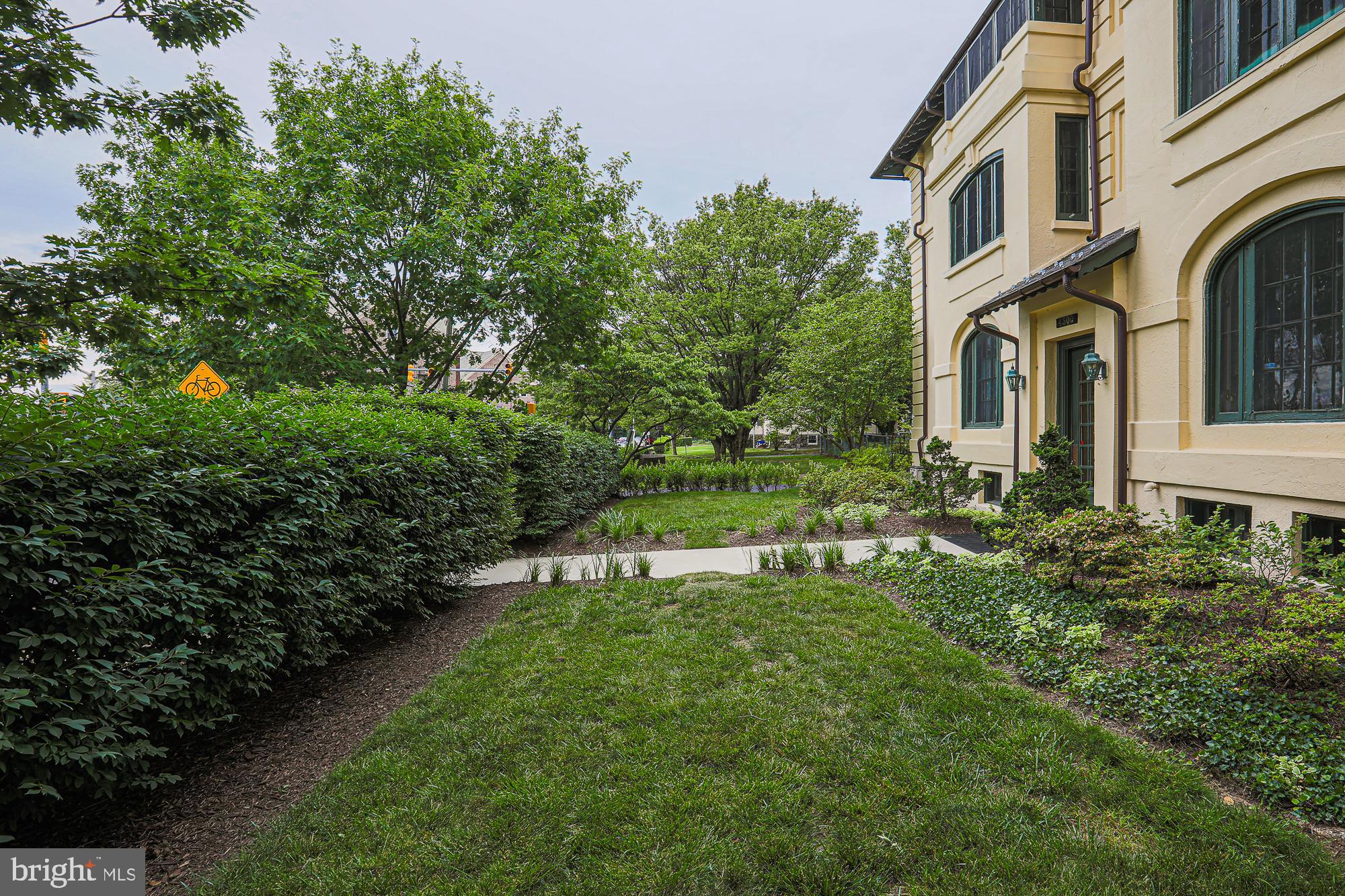 ROLAND PARK - Residential