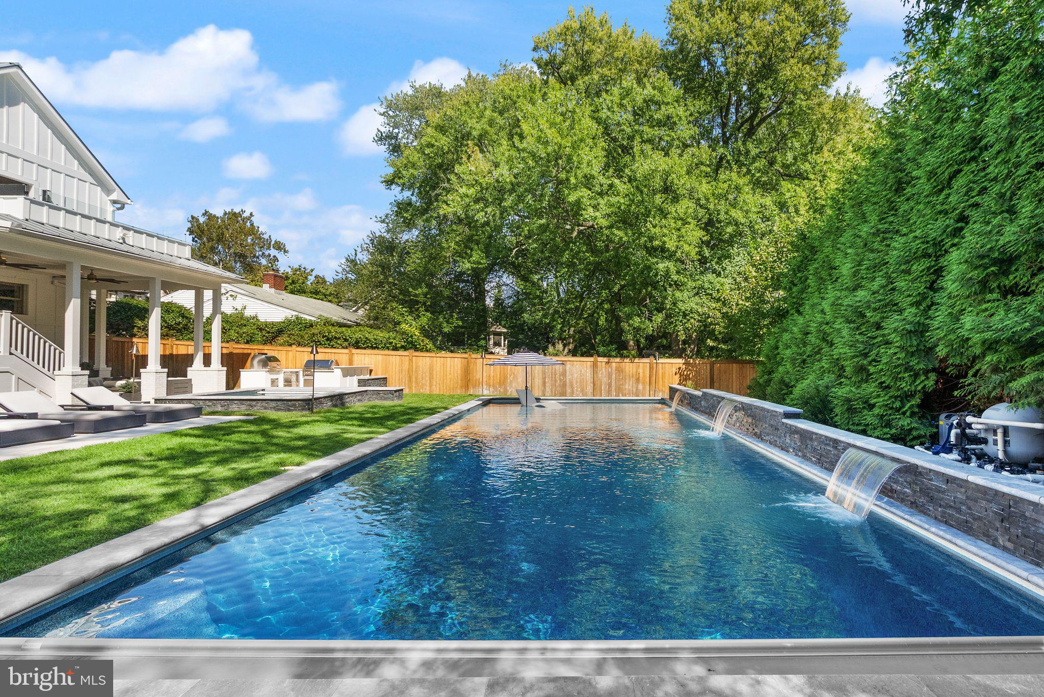 BERKSHIRE OAKWOOD - Residential