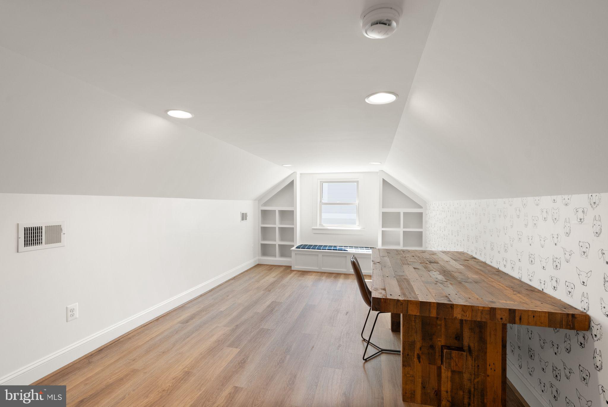 BERKSHIRE OAKWOOD - Residential