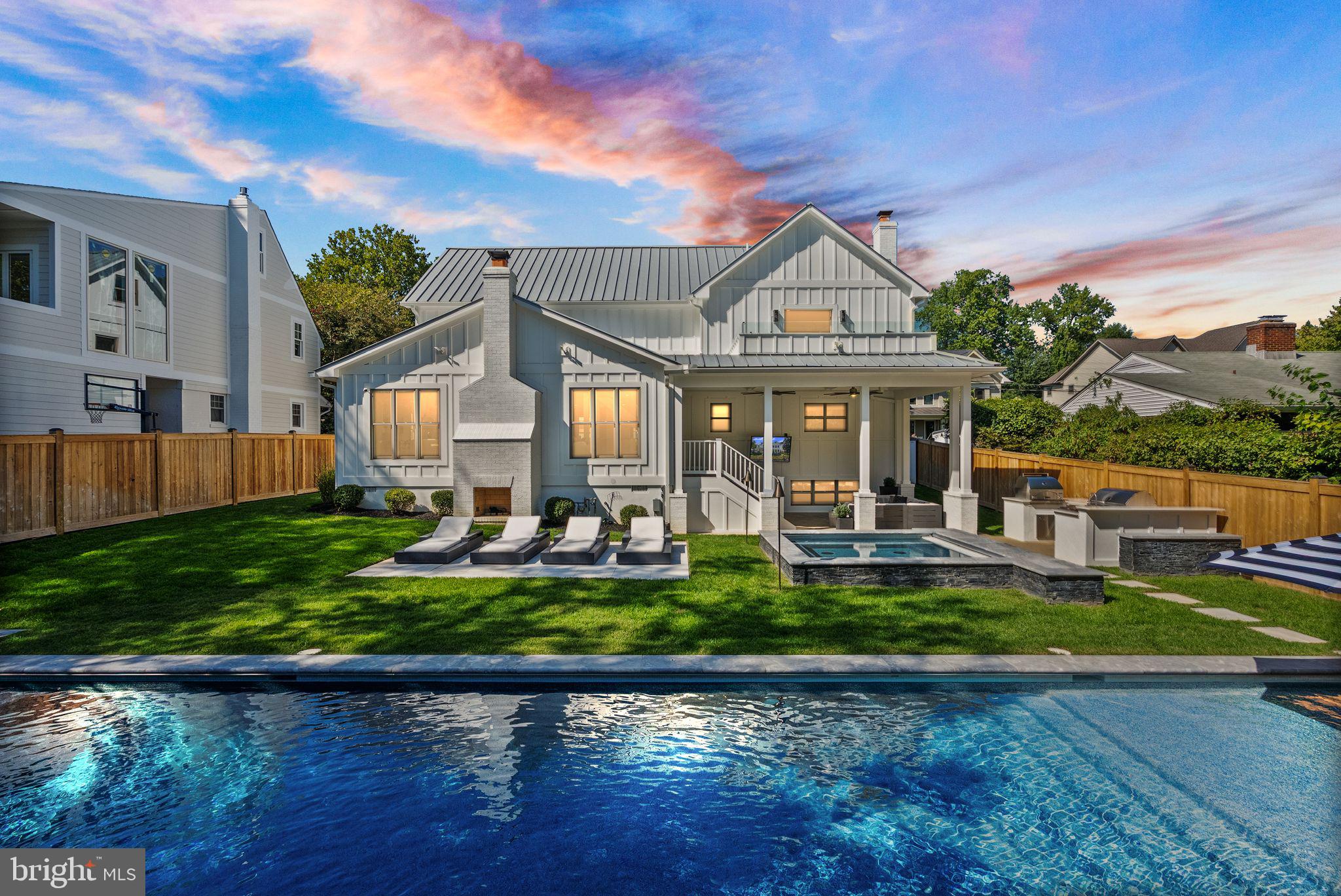 BERKSHIRE OAKWOOD - Residential