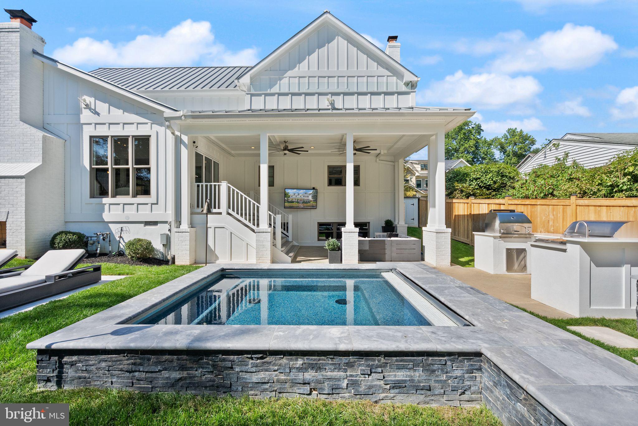 BERKSHIRE OAKWOOD - Residential