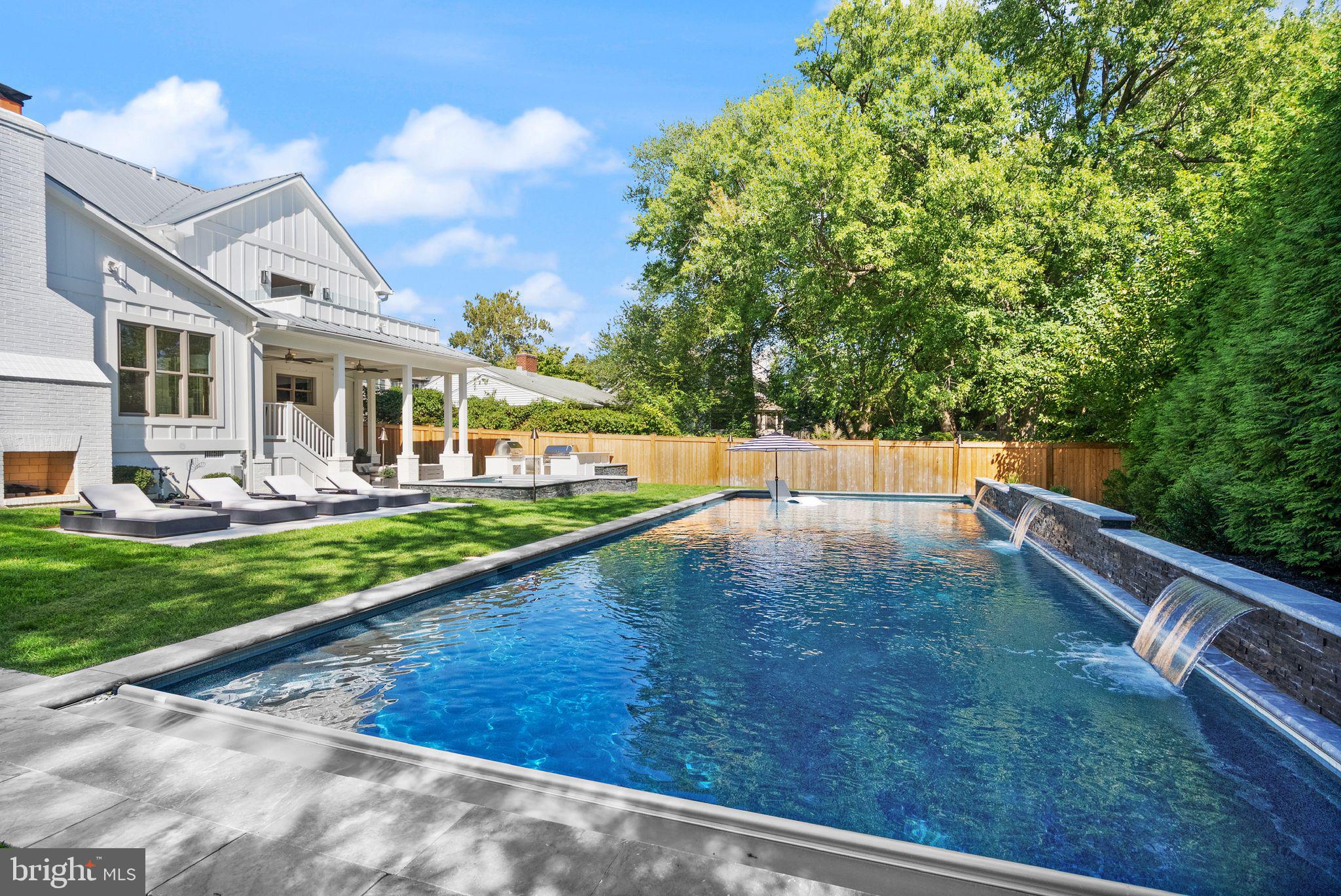 BERKSHIRE OAKWOOD - Residential