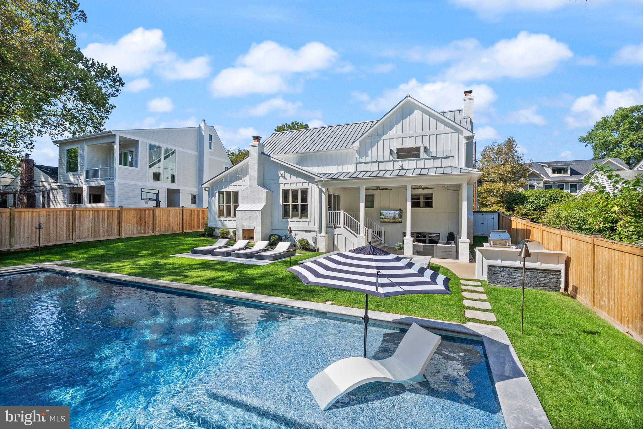 BERKSHIRE OAKWOOD - Residential