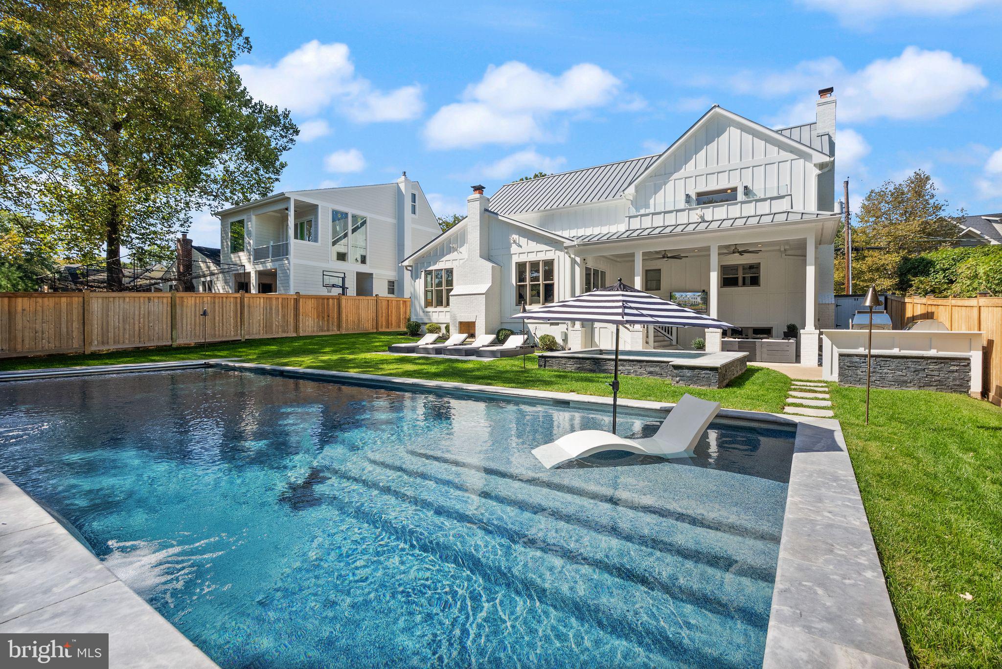 BERKSHIRE OAKWOOD - Residential