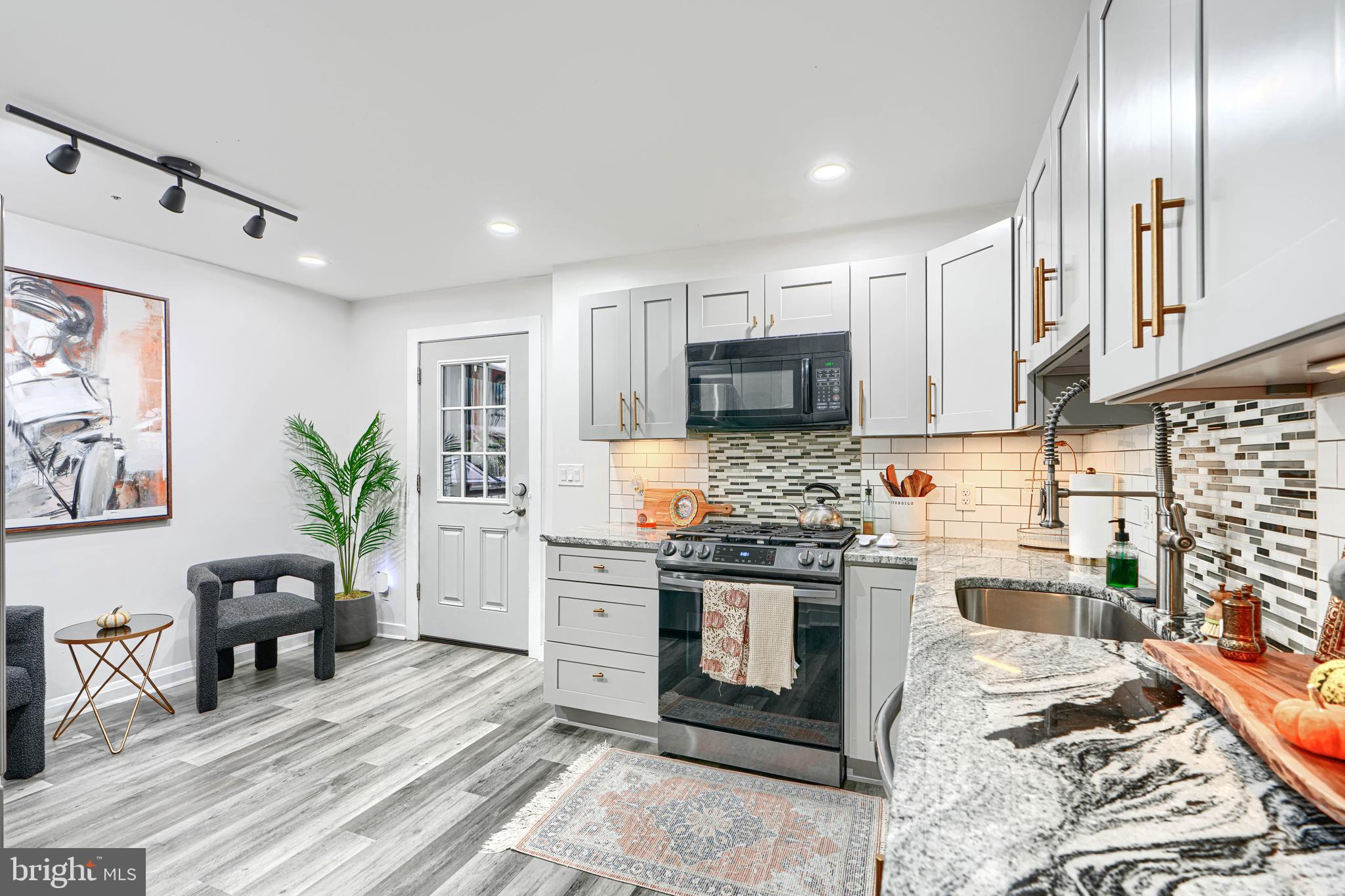 MIDDLESEX - Residential Lease