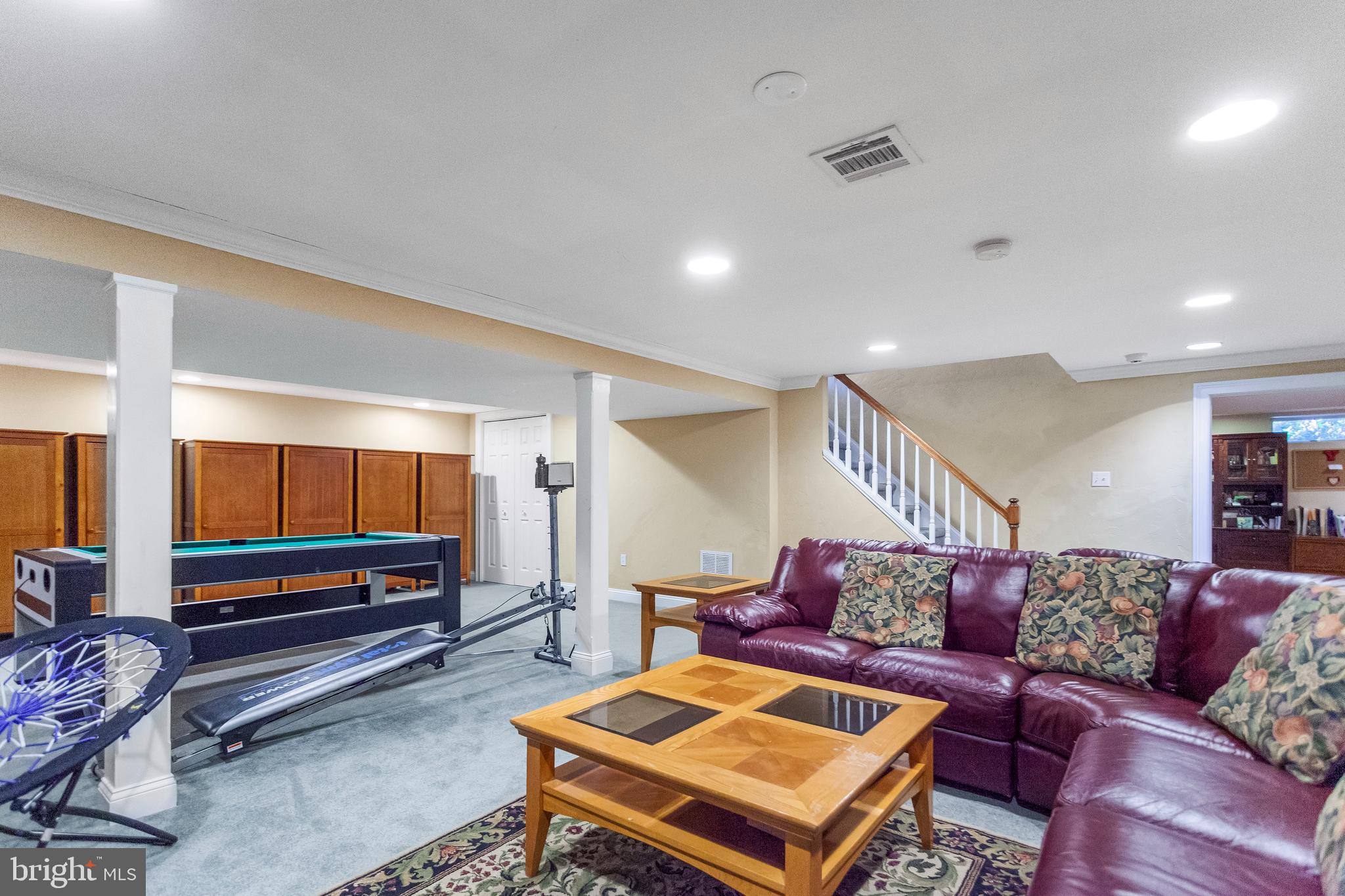 ROLLING COACH ESTS - Residential